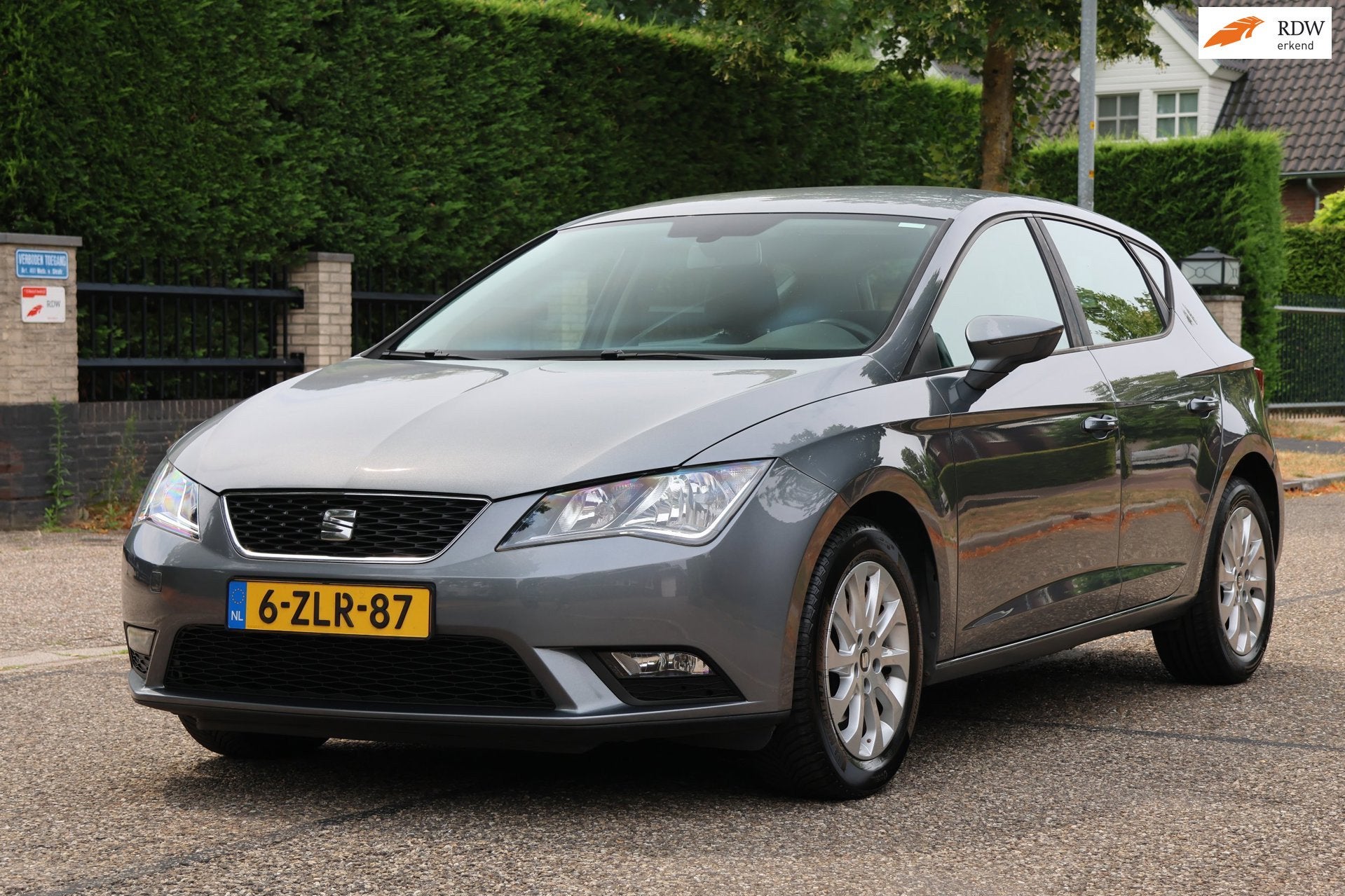 Seat Leon 1.6 TDI Style | NAVI | CLIMATRONIC | CRUISECONTROL, Voorwielaandrijving, Euro 5, Gebruikt, 4 cilinders