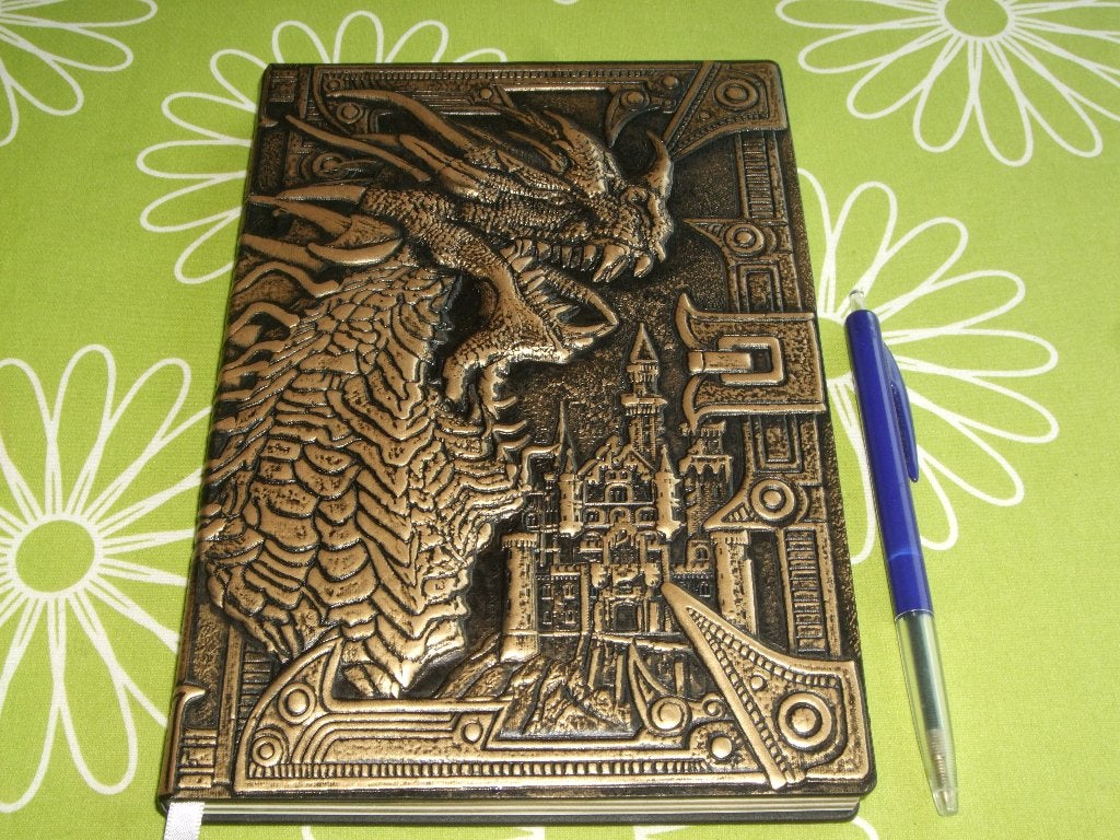 Nieuw: Dagboek / notitieboek met een 3D drakenontwerp, Diversen, Schrijfwaren, Ophalen of Verzenden, Nieuw