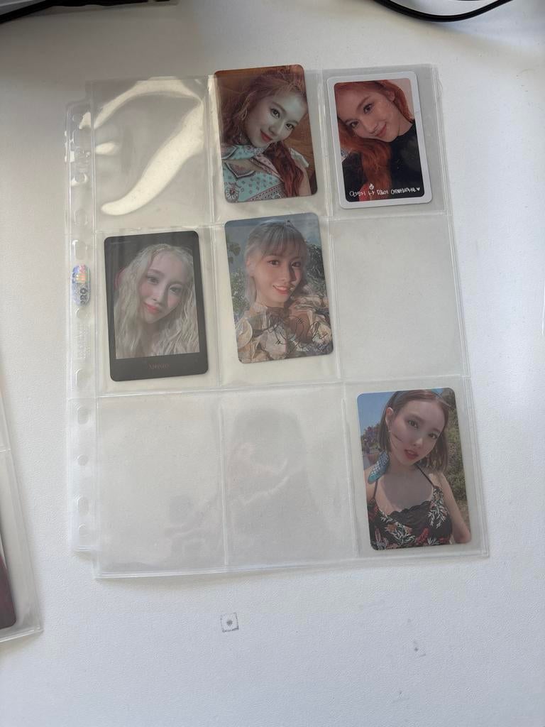 K-Pop Fotokaarten Collectie twice, Verzenden