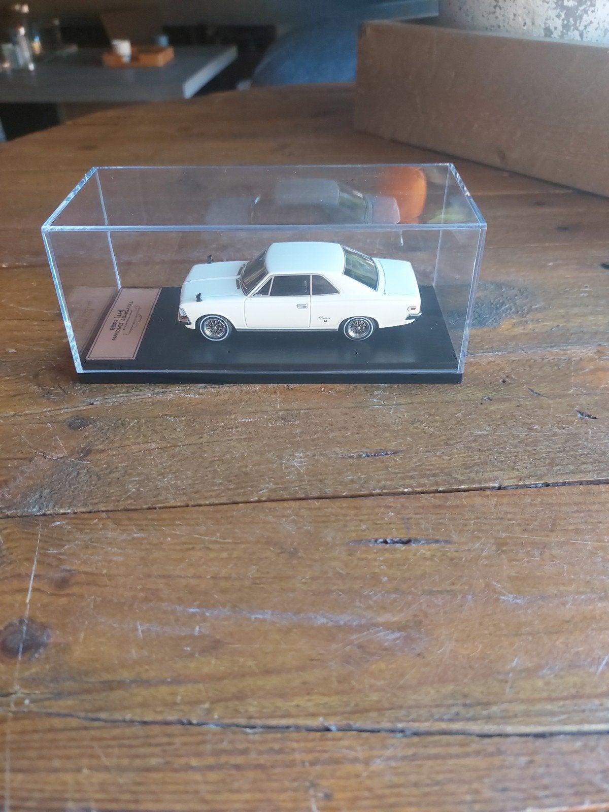 MODELAUTO 1-43 TOYOTA CROWN HARDTOP 1968 WIT, Ophalen of Verzenden, Zo goed als nieuw, Auto, Overige merken