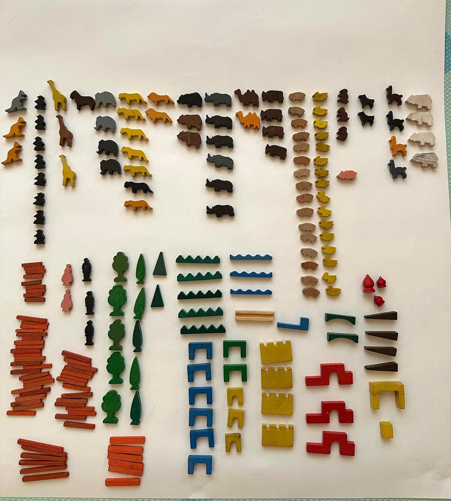 Vintage houten speelgoedverzameling  - dieren & landschap, Hobby en Vrije tijd, Verzenden, Zo goed als nieuw, 1:50 of kleiner