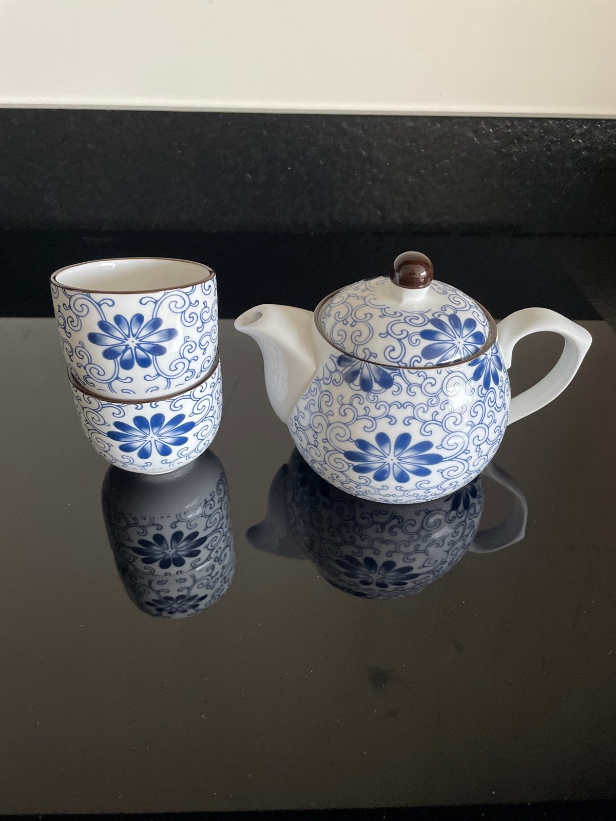 Riverdale theepotje met twee kopjes, blauw-wit decor, Aziatisch, Keramiek, Ophalen of Verzenden, Zo goed als nieuw