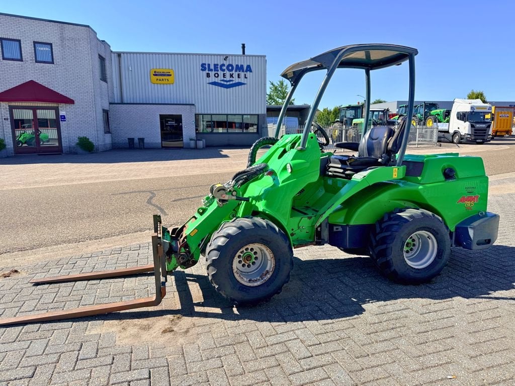 Avant 745 TDL Shovel, Wiellader of Shovel