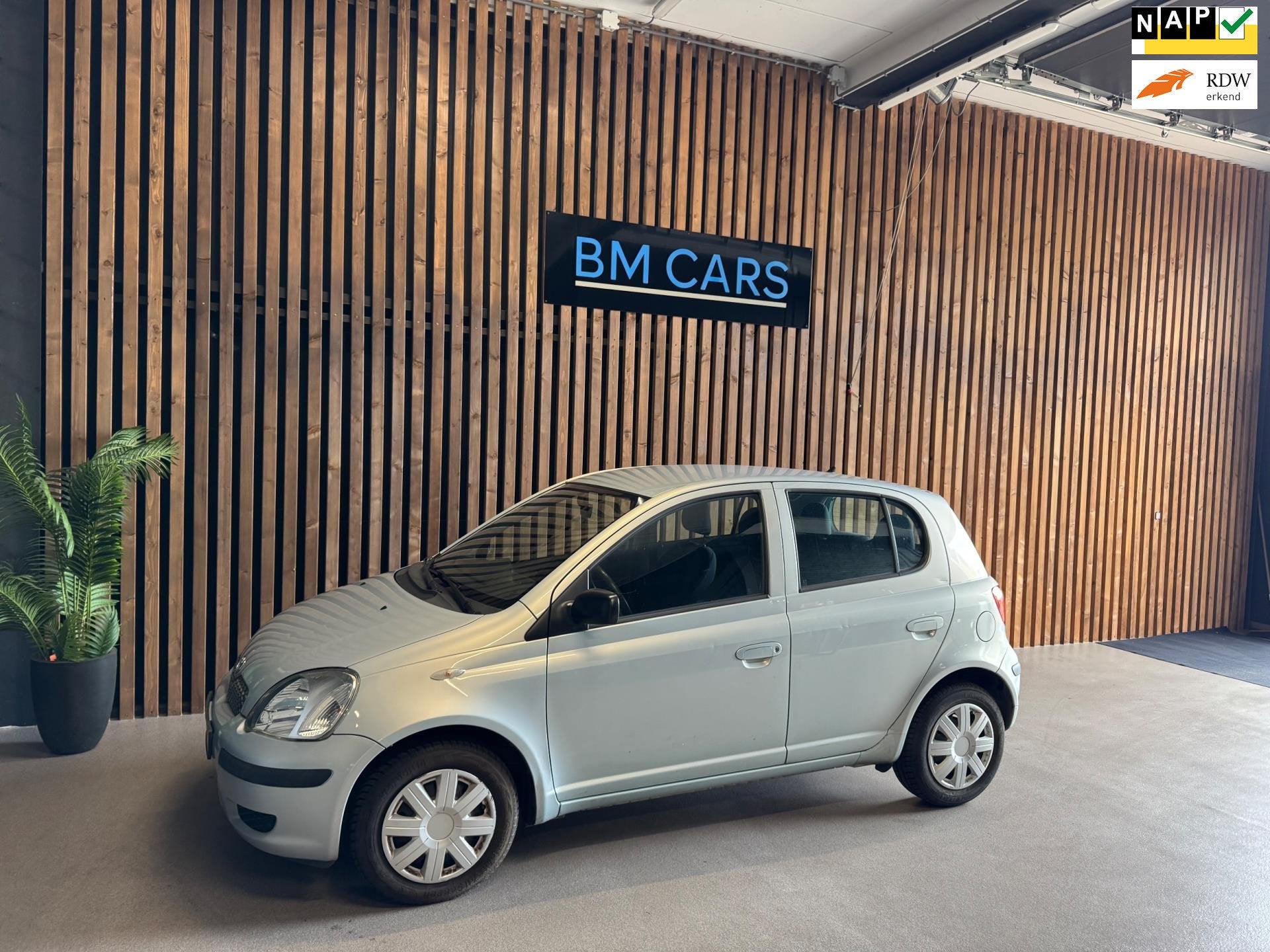 Toyota Yaris 1.0 VVT-i Idols Airco, 2e eigenaar, Nap KM, 31 €/maand, 4 cilinders, Origineel Nederlands, Bedrijf