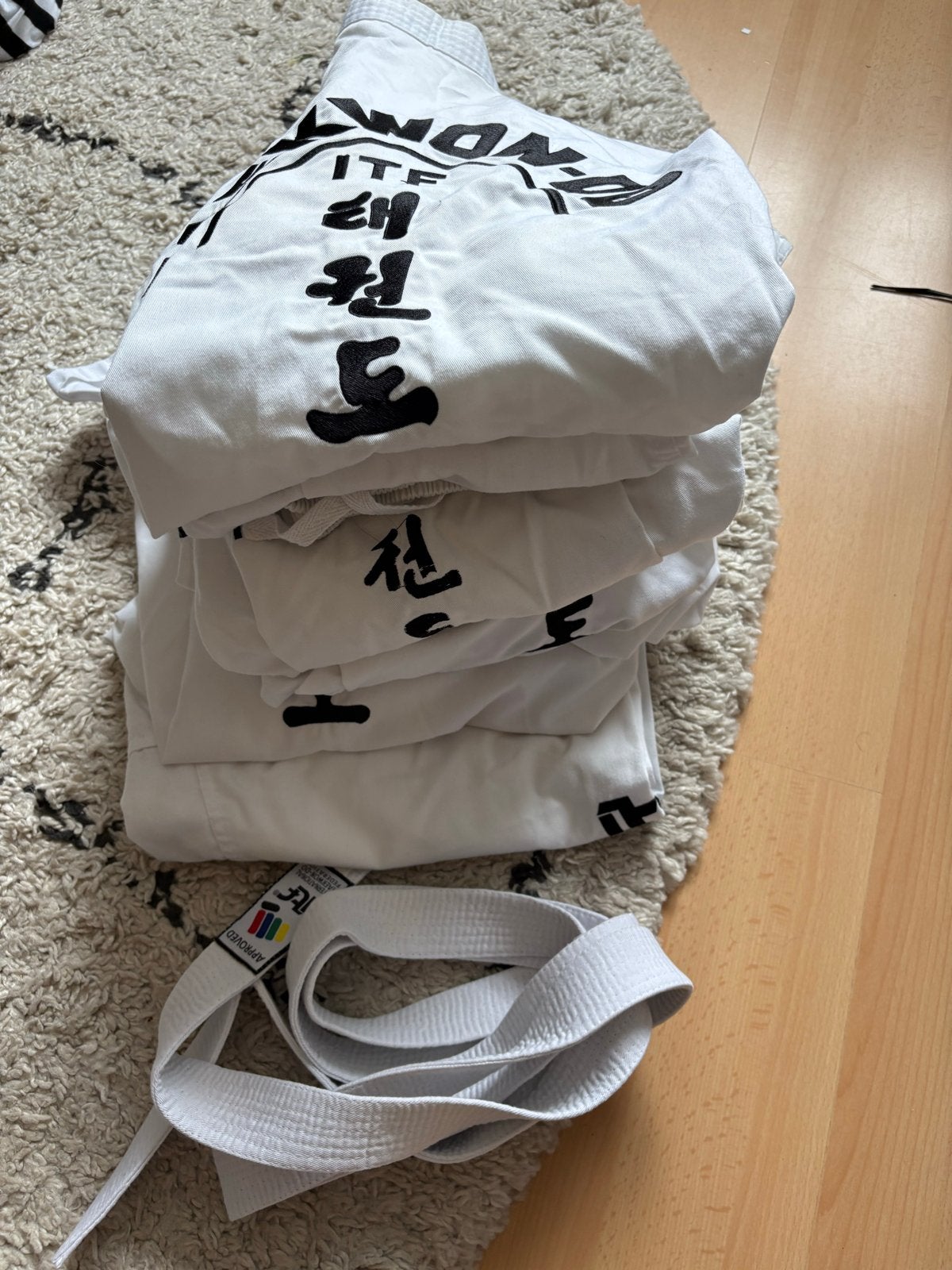 3 x Taekwondo ITF pak met witte band, Gebruikt, Taekwondo, Vechtsportpak, Ophalen of Verzenden