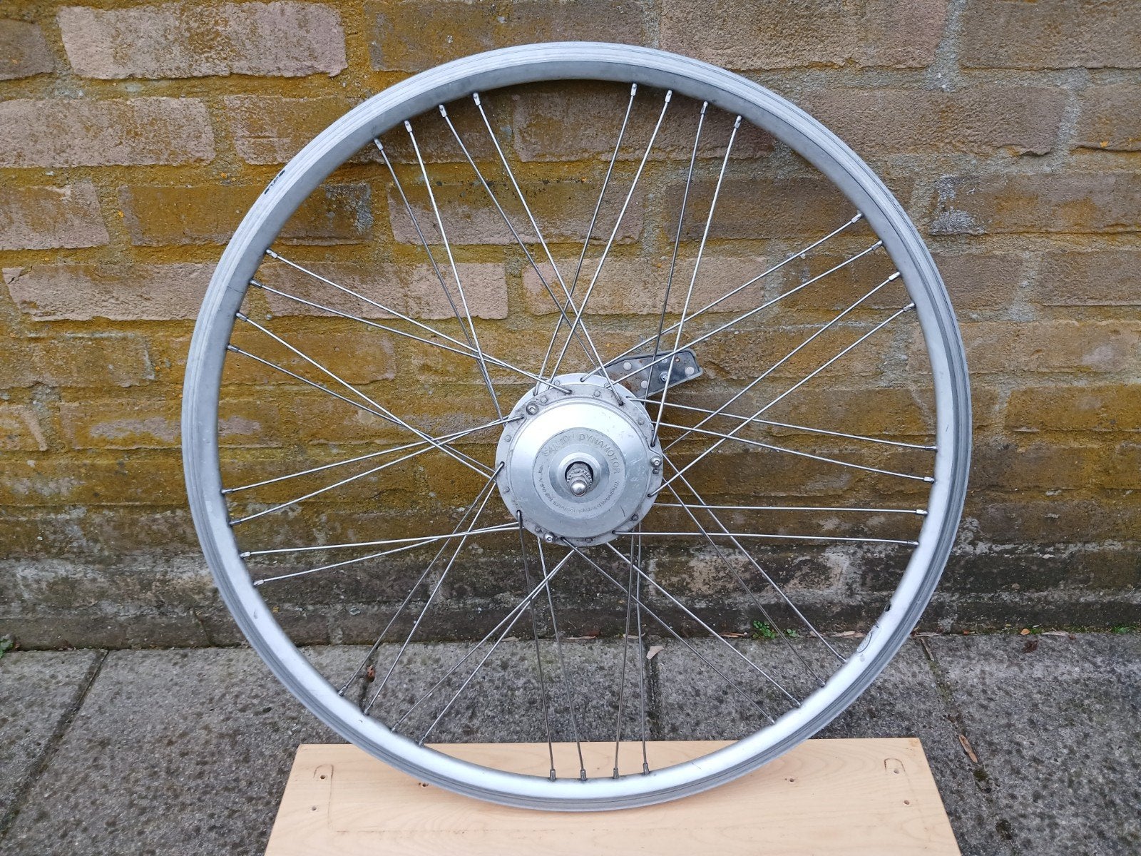 Sanyo Dynamotor voorwiel met Mavic Andra 20 velg, Wiel, Gebruikt, Toerfiets, Ophalen of Verzenden
