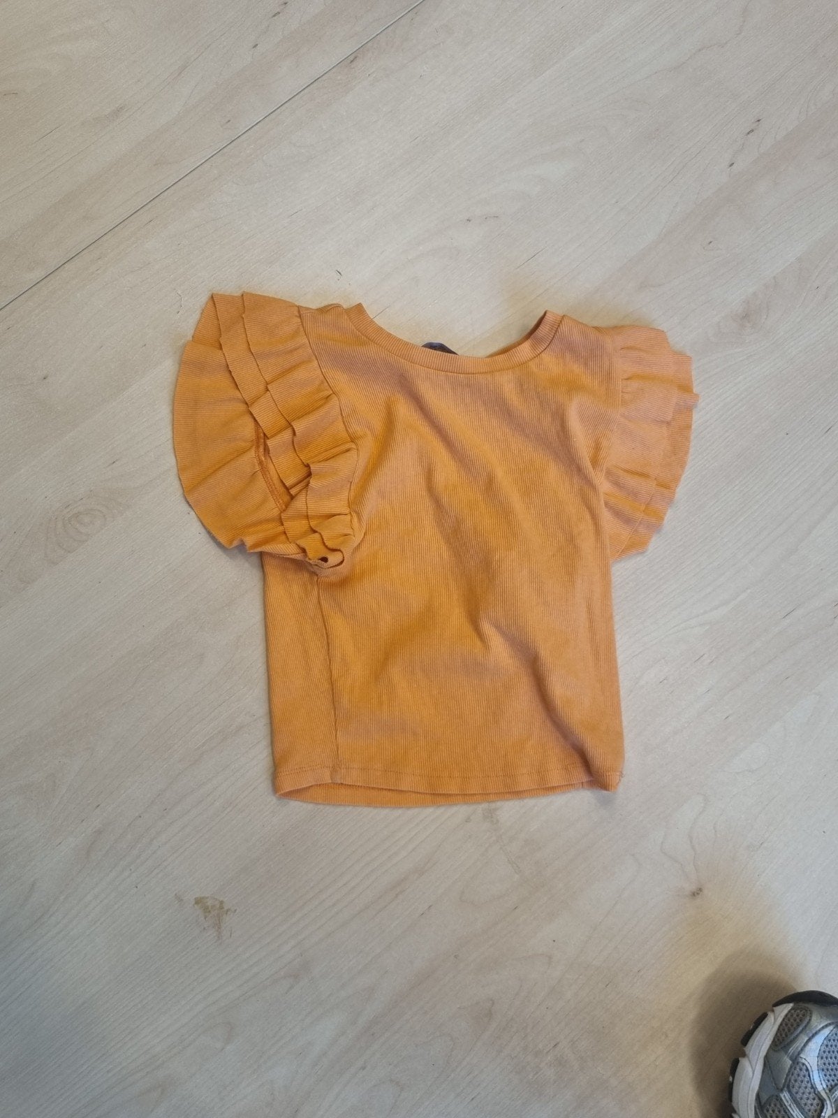 Oranje shirtje maat M van het merk ZARA, Kleding | Dames, T-shirts, Zara, Oranje, Korte mouw, Gedragen