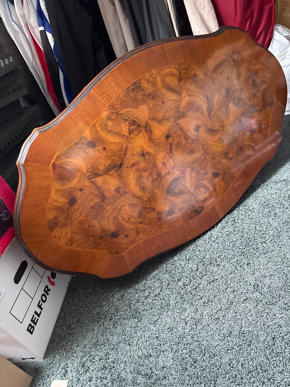 Antieke salontafel met prachtig houtsnijwerk, Antiek en Kunst, Ophalen