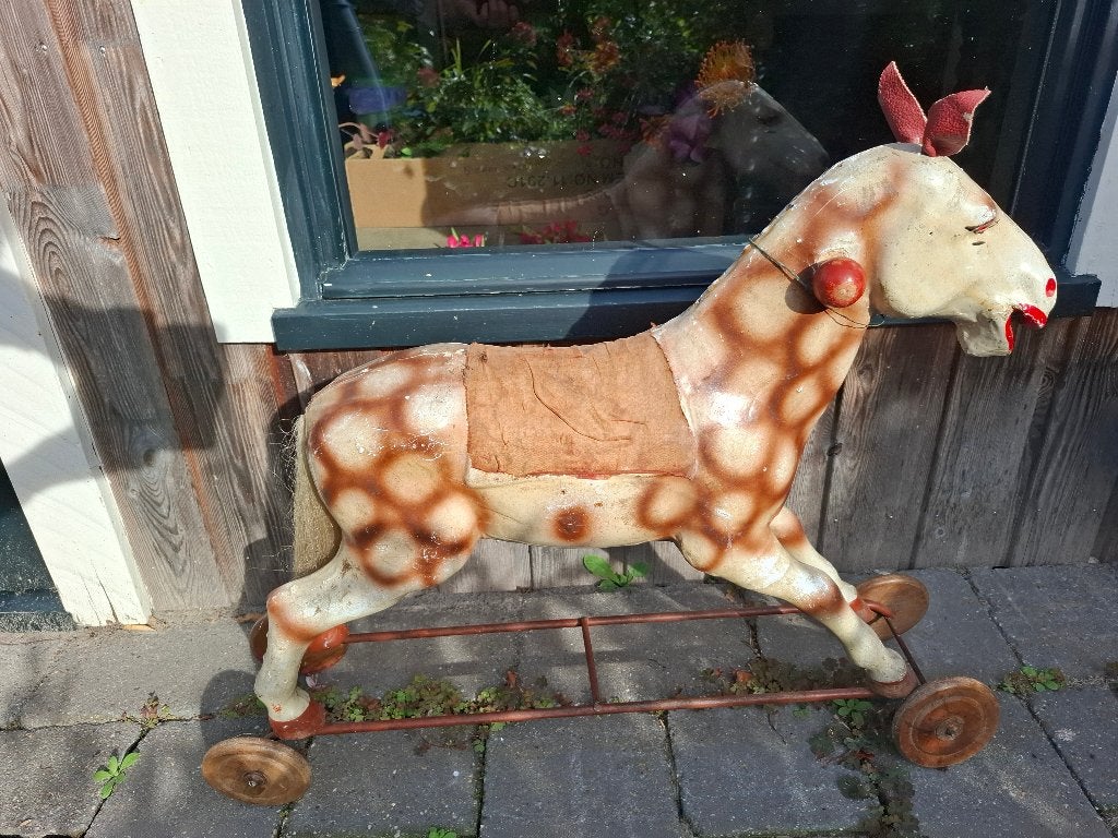 Antiek speelpaard, Ophalen, Gebruikt