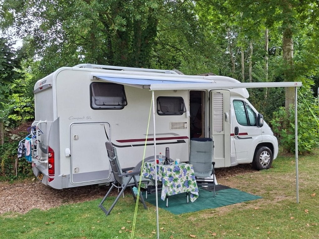 Compacte en comfortabele Half-integraal Adria camper, Caravans en Kamperen, Ringverwarming, Fiat, Tot en met 3, Particulier