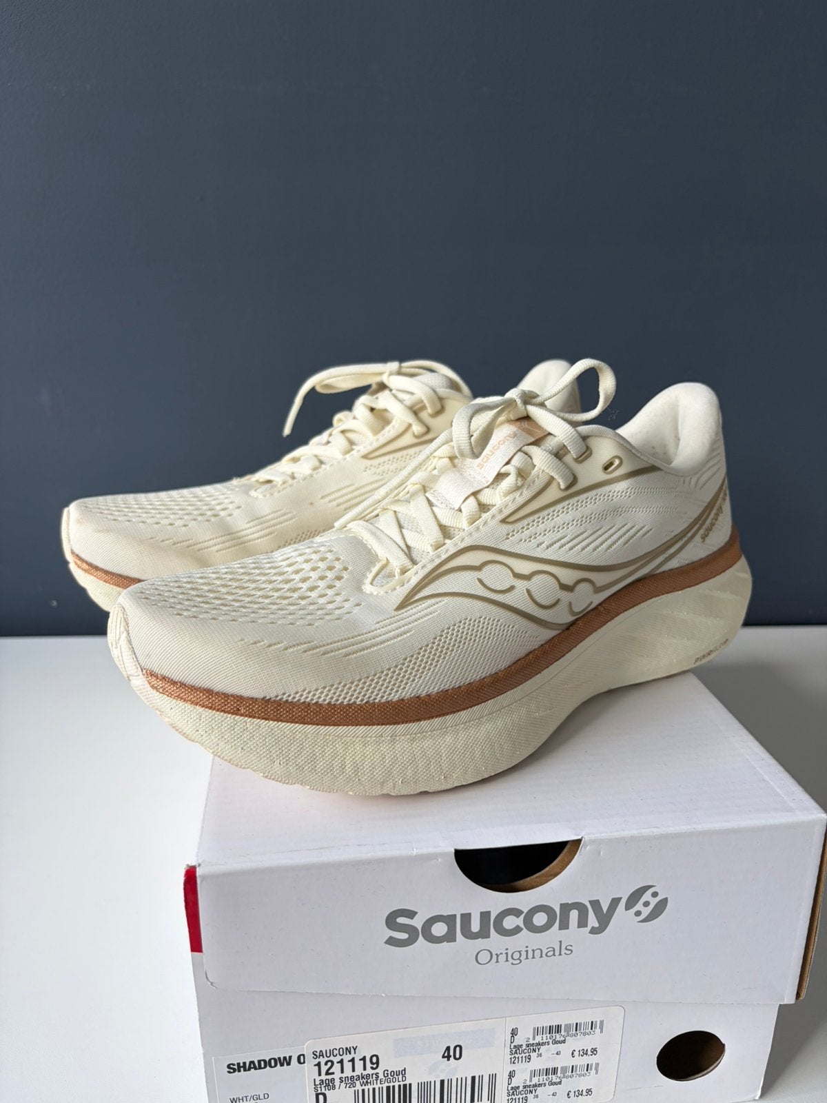 Saucony Ride 18 dames hardloopschoen maat 40 wit/goud, Hardloopschoenen, Zo goed als nieuw, Hardlopen, Saucony