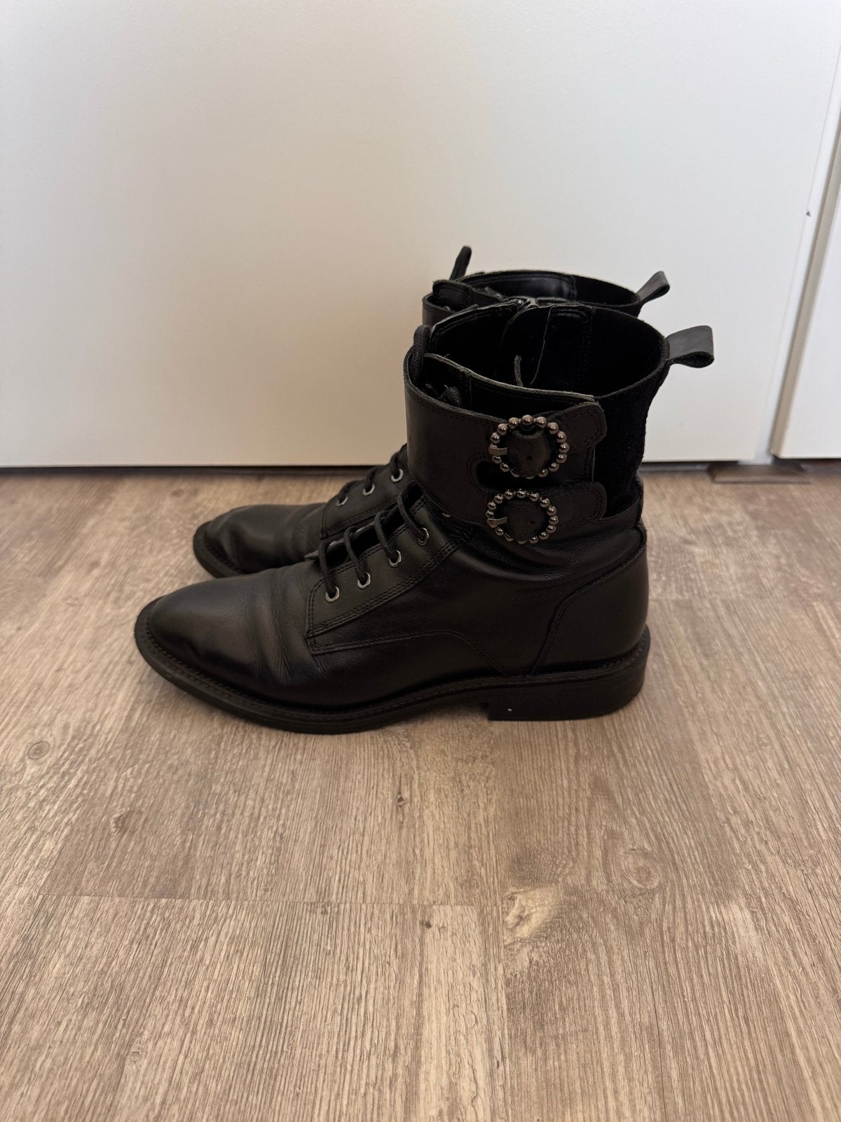 Mooie leren laarsjes van de Zara - Maat 39, Kleding | Dames, Schoenen, Ophalen of Verzenden, Zo goed als nieuw, Zwart, Lage of Enkellaarzen