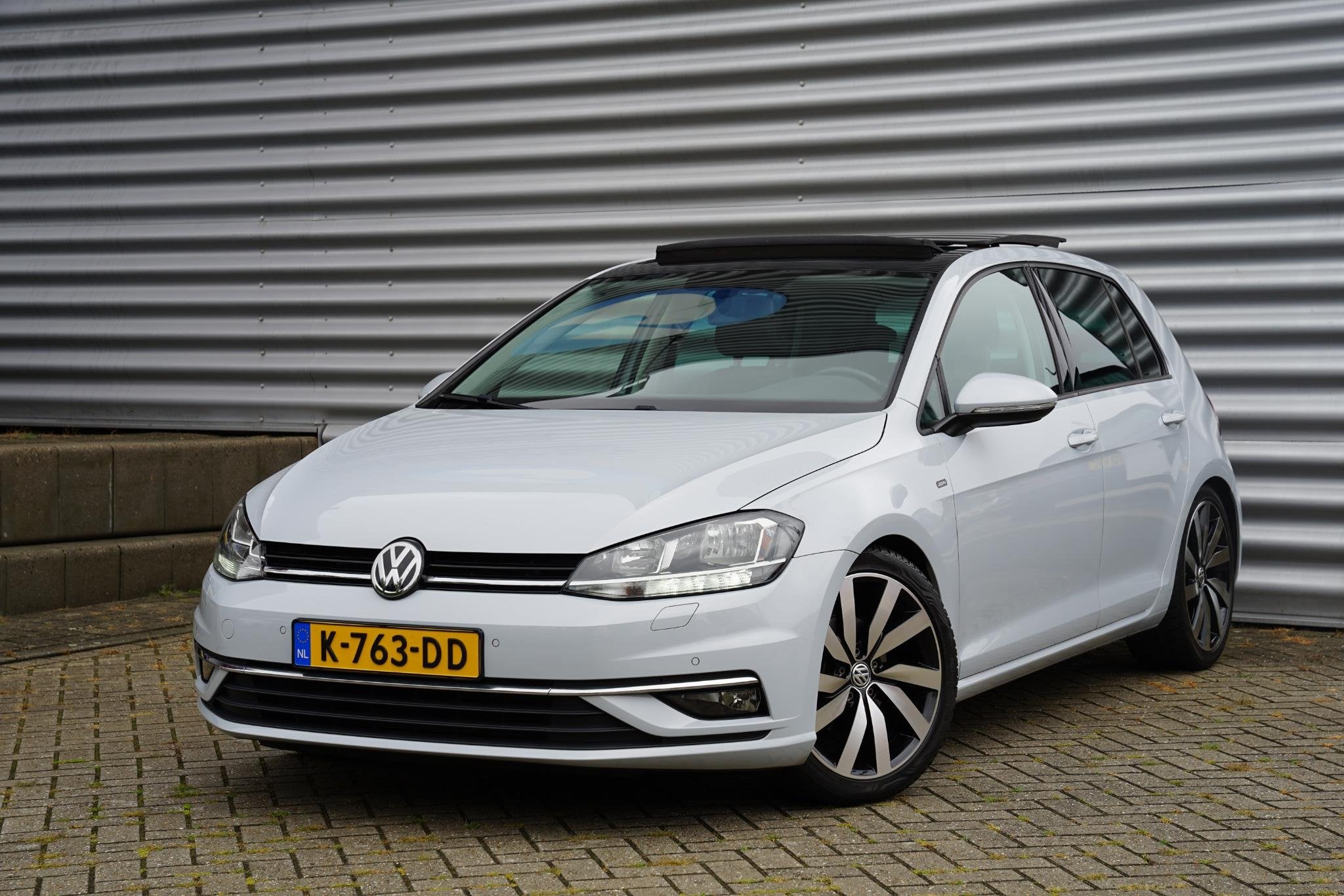 Volkswagen Golf 1.4 TSI 125PK Highline Join Ecc Cruise Pano, Auto's, Voorwielaandrijving, Gebruikt, 4 cilinders, Wit