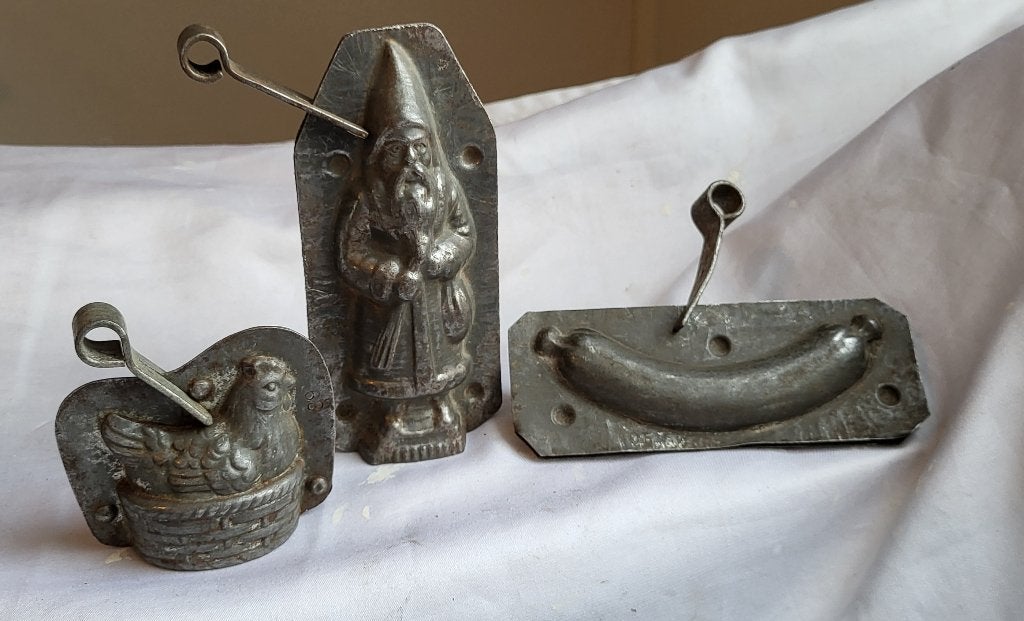 Antieke chocoladevormen: Worst, kerstman en kip op mand, Antiek en Kunst, Ophalen of Verzenden
