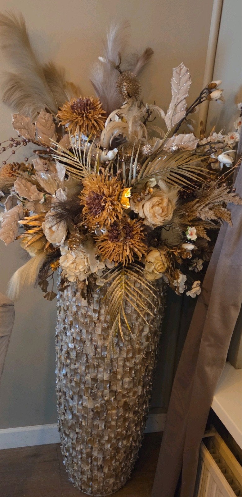 schelpenvaas met kunstbloemen, Huis en Inrichting, Woonaccessoires | Vazen, Meerkleurig, Natuurlijk materiaal, Ophalen of Verzenden