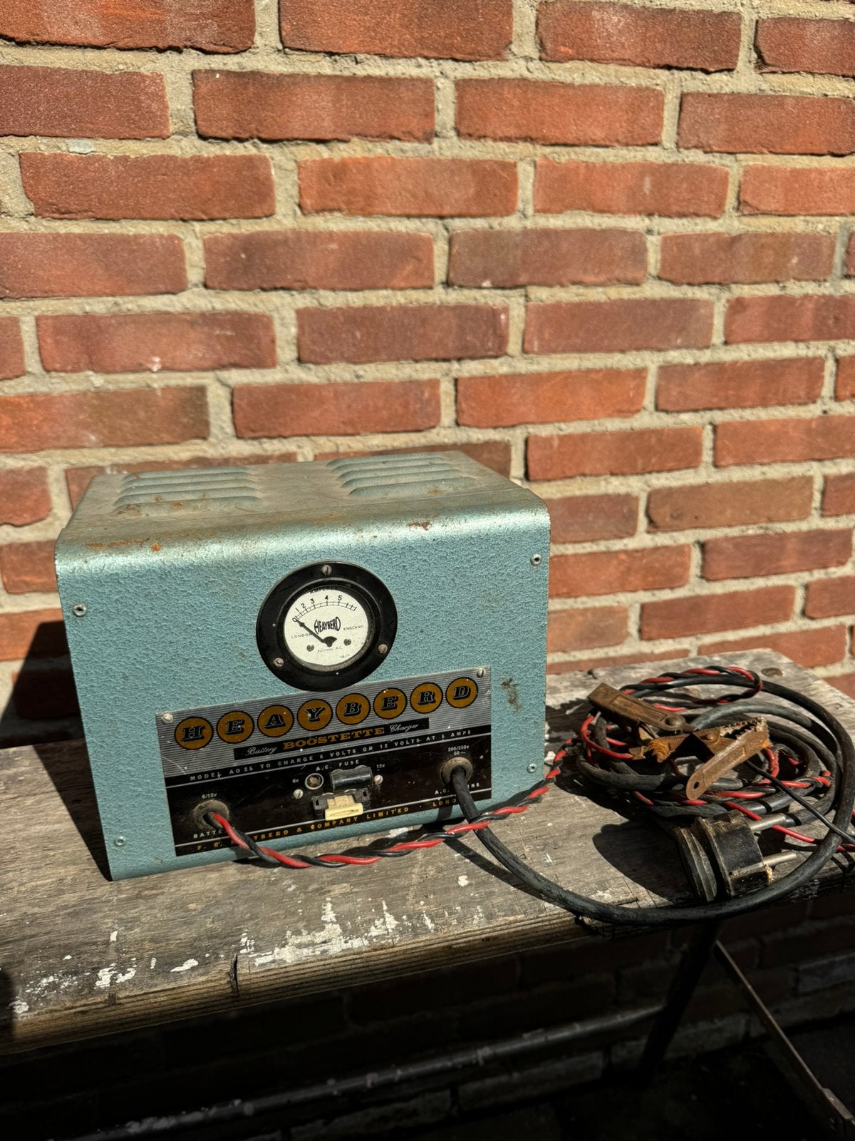 Vintage accu lader!, Ophalen