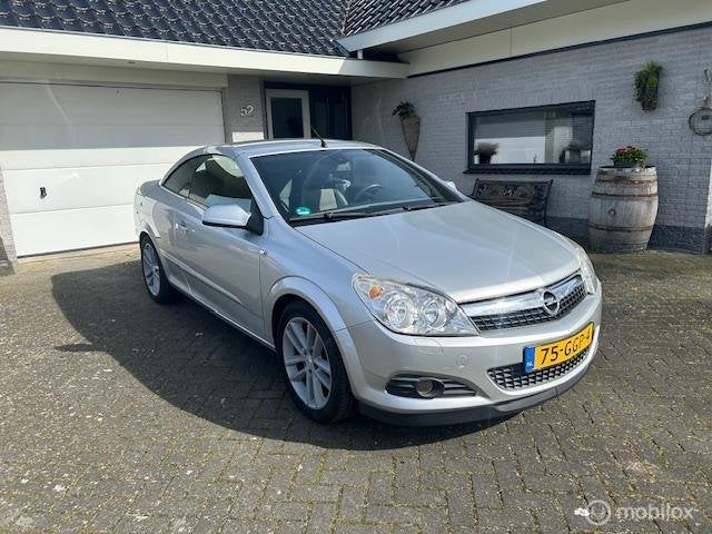 Opel Astra TwinTop 1.6 Temptation Airco Zeer nette auto!, Voorwielaandrijving, 745 kg, 4 cilinders, Cabriolet
