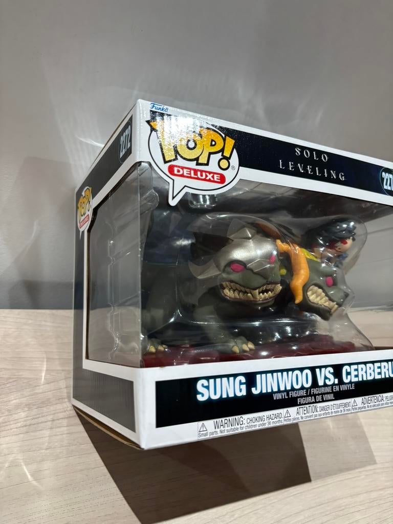 Funko Pop Sung Jinwoo vs Cerberus #2272 Solo Leveling Deluxe, Funko Europe, Ophalen of Verzenden, Zo goed als nieuw, 4th floor, 1 Queen Caroline St, London W6 9YN, Verenigd Koninkrijk