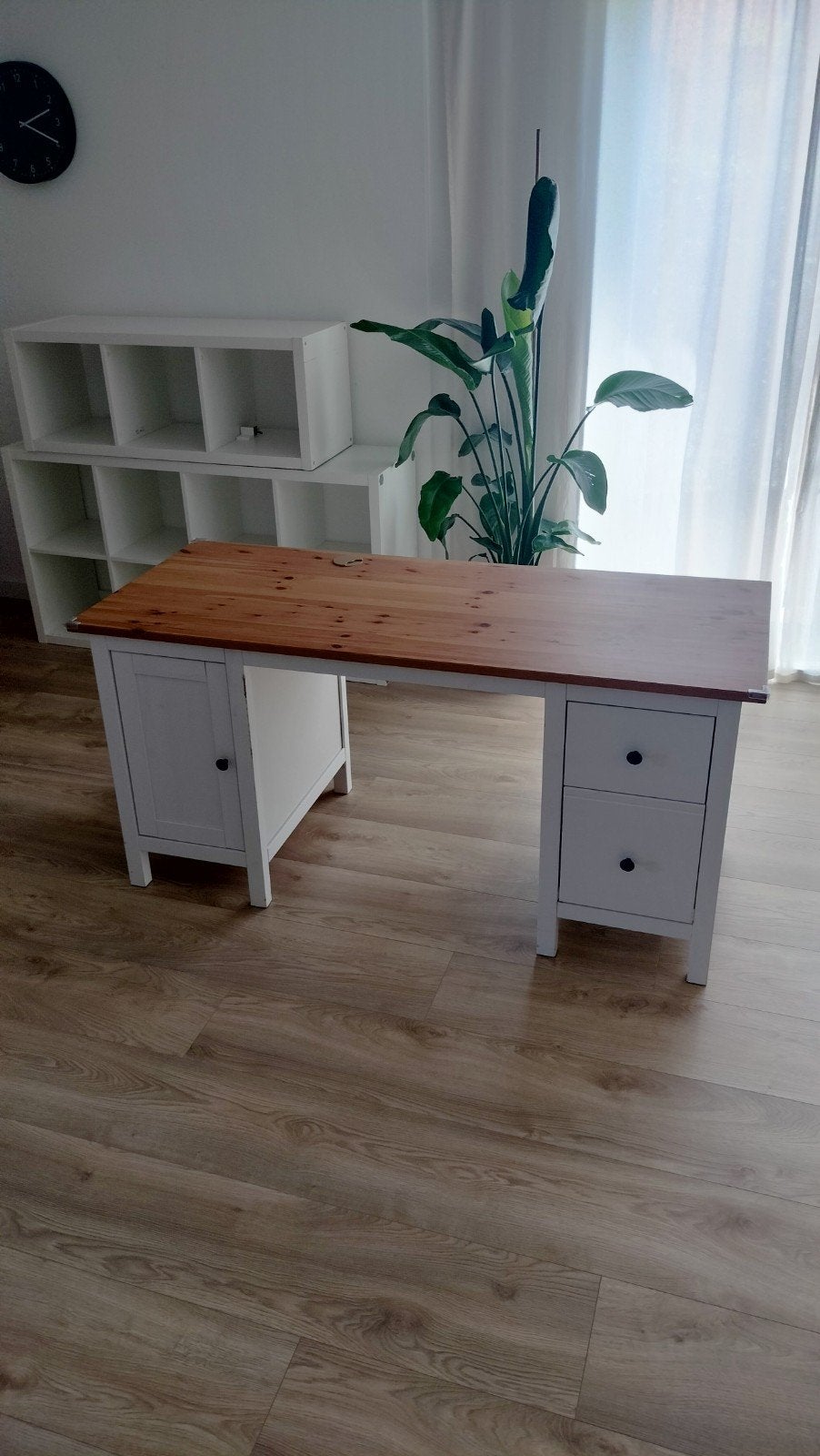IKEA Hout en Wit Bureau met Lades en Kast - 155x65 cm, Huis en Inrichting, Met lades, Gebruikt, Scandinavisch, Hout