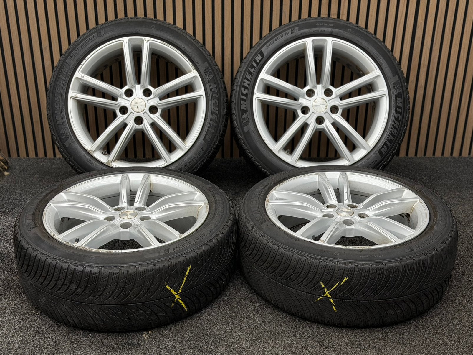 Originele 19 inch Tesla Model S 5x120 ET40 Michelin WINTER!, 245 mm, ., Banden en Velgen, Winterbanden