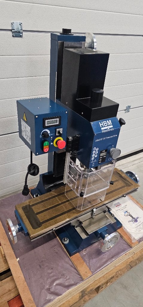 HBM BF 30 Freesmachine met Grote Tafel - 230 Volt - 1100 W., Ophalen of Verzenden, Zo goed als nieuw, Elektrisch, Overige soorten