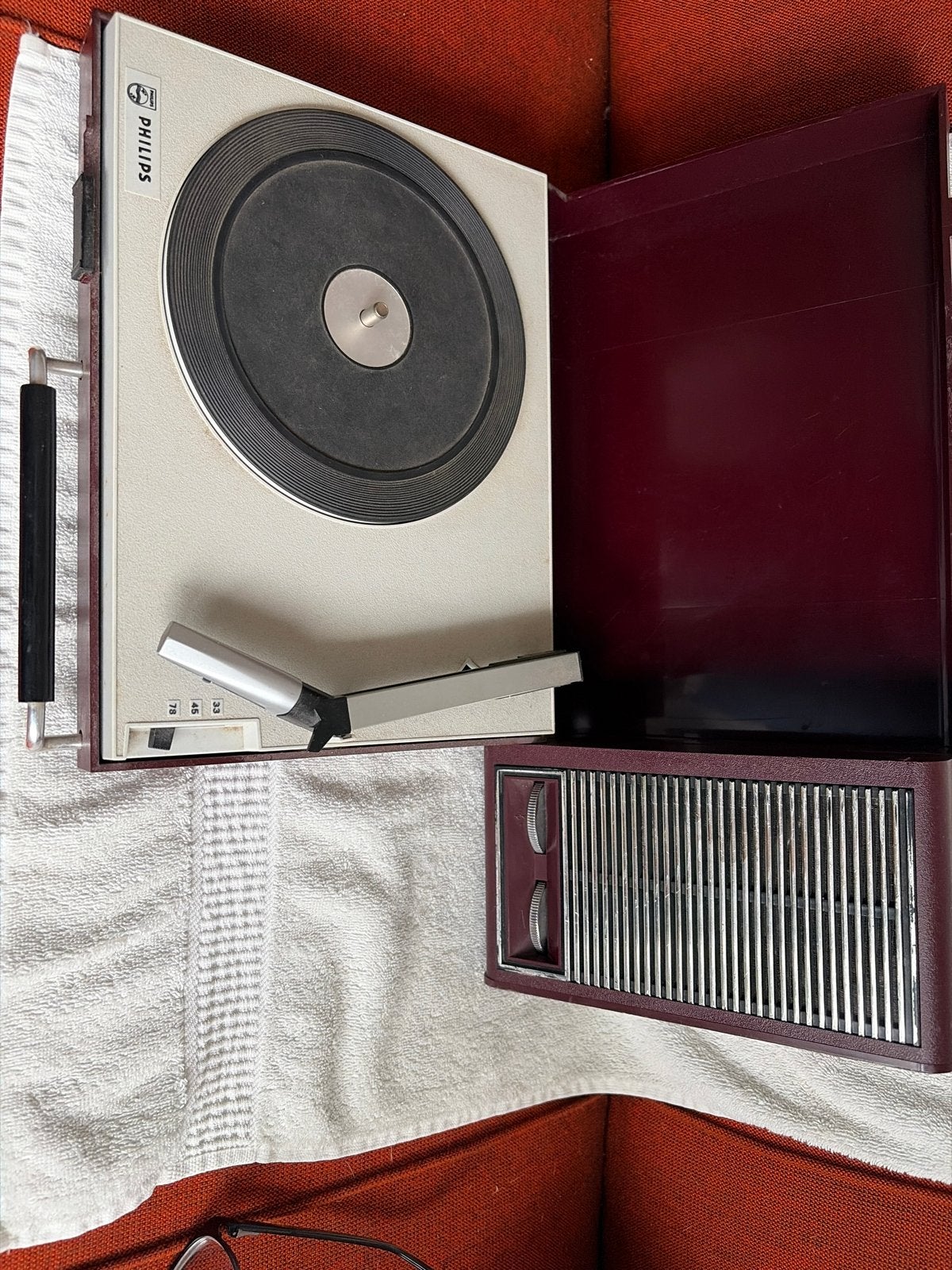 Philips Platenspeler met extra naalden en accessoires, Ophalen of Verzenden, Gebruikt, Platenspeler, Philips