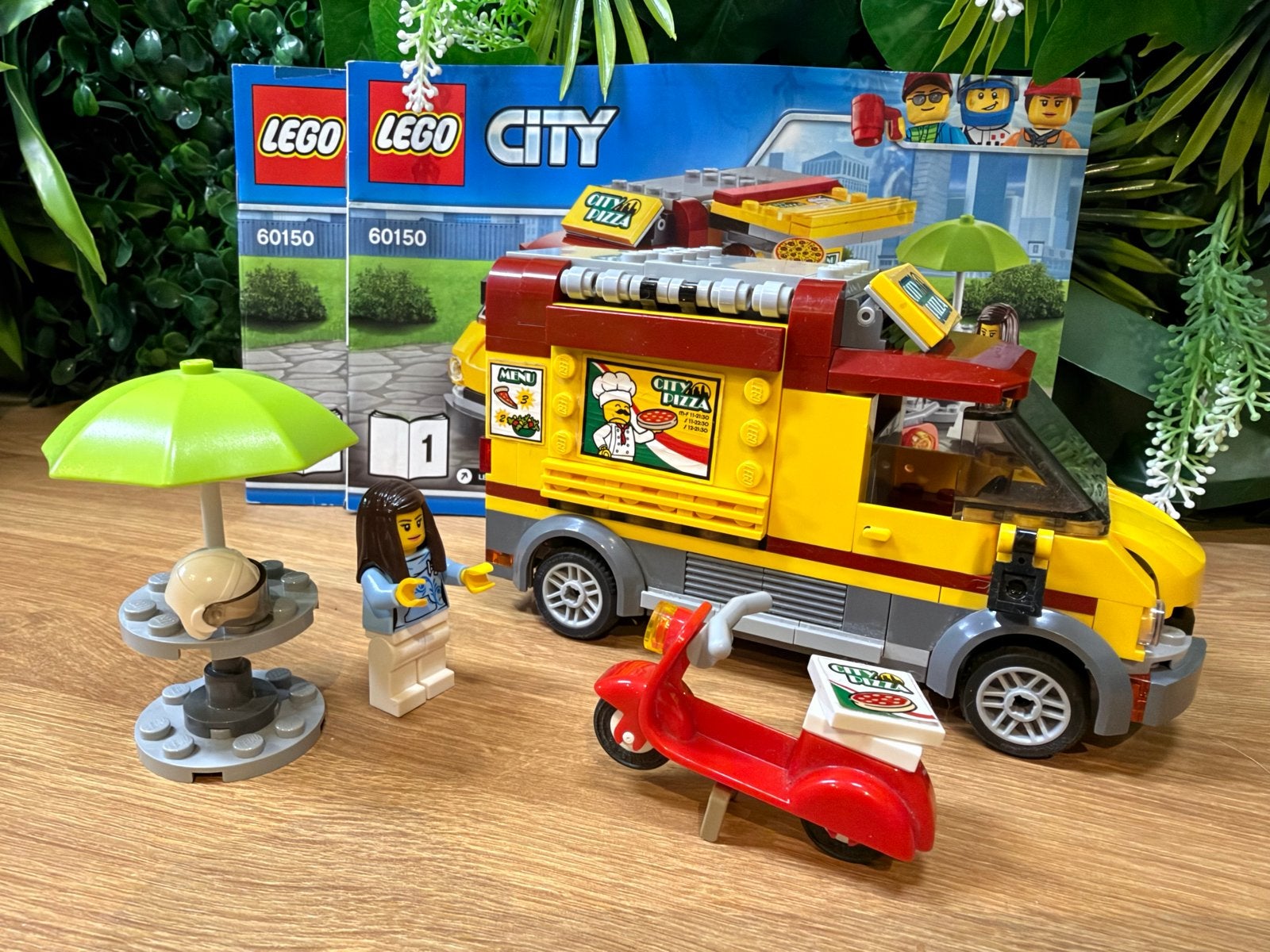 LEGO City Pizzawagen 60150 met minifiguren en scooter, Ophalen of Verzenden, Gebruikt, Overige merken