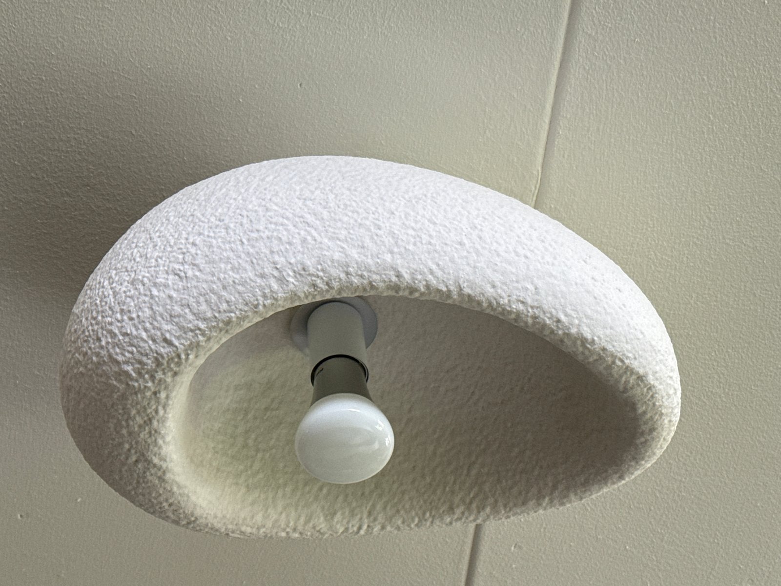 Moderne witte lamp – overschilderbaar, Ophalen of Verzenden, Zo goed als nieuw