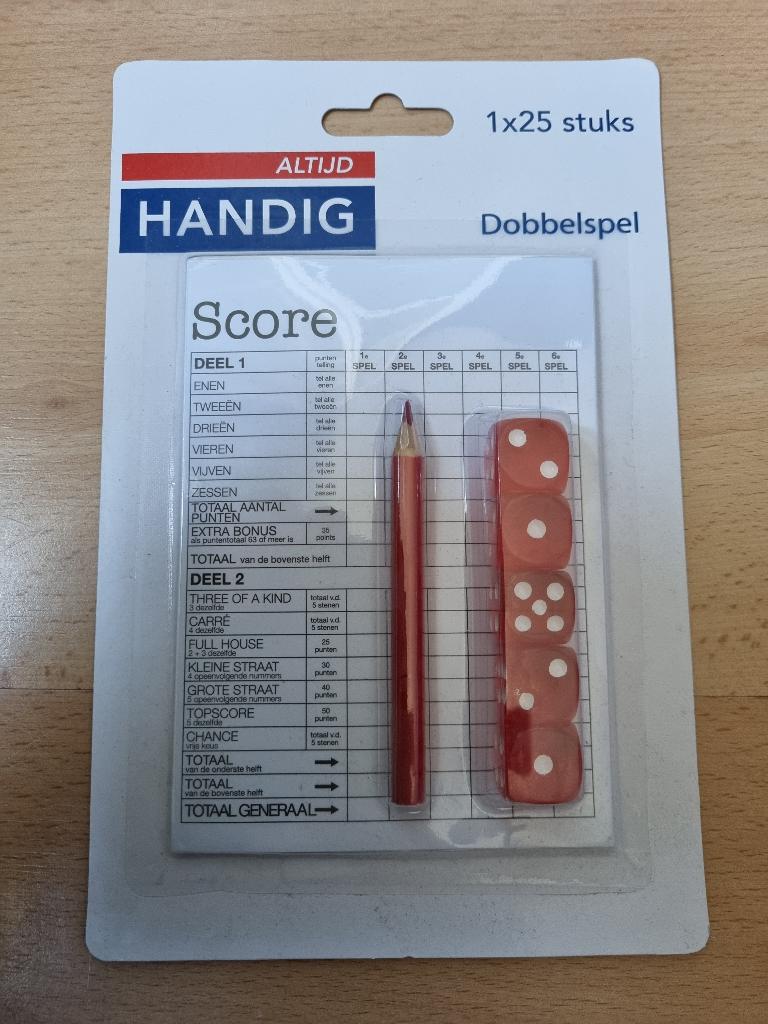 Yahtzee reiseditie, Hobby en Vrije tijd, Gezelschapsspellen | Bordspellen, Vijf spelers of meer, Ophalen of Verzenden, Nieuw, Reisspel