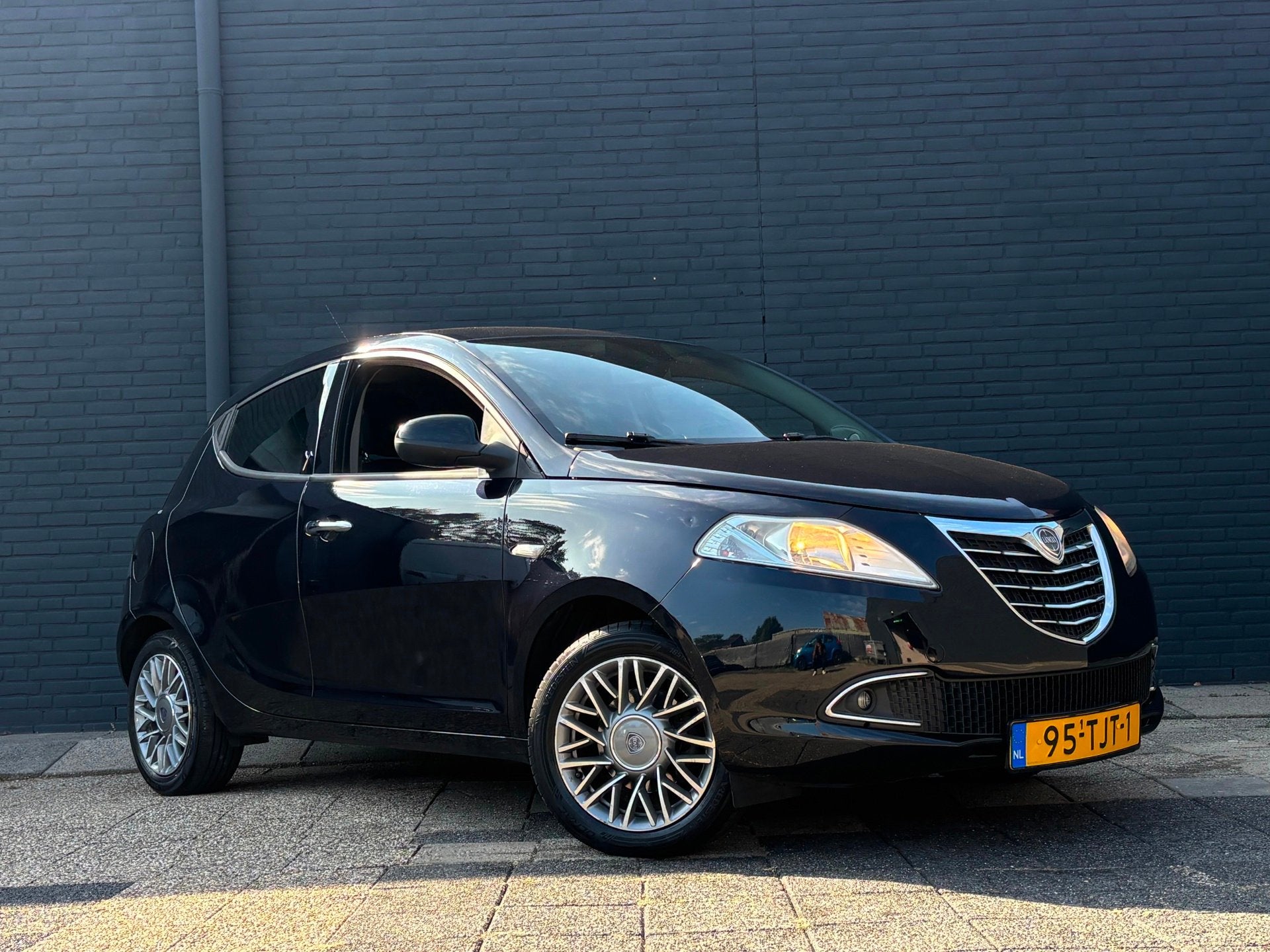 Lancia Ypsilon 0.9 TwinAir Platinum | Airco | Cruise Control, Auto's, Voorwielaandrijving, Euro 5, 86 pk, Gebruikt