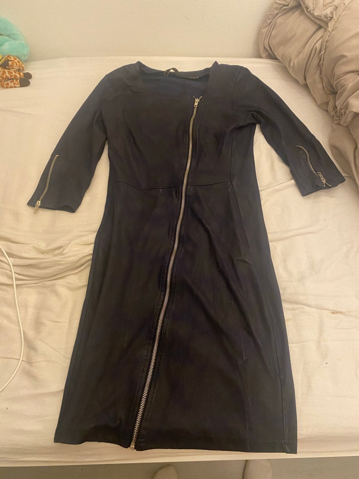 Zwarte jurk met ritsen van Crème de la Crème, Kleding | Dames, Jurken, Maat 38/40 (M), Zwart, Ophalen of Verzenden, Gedragen