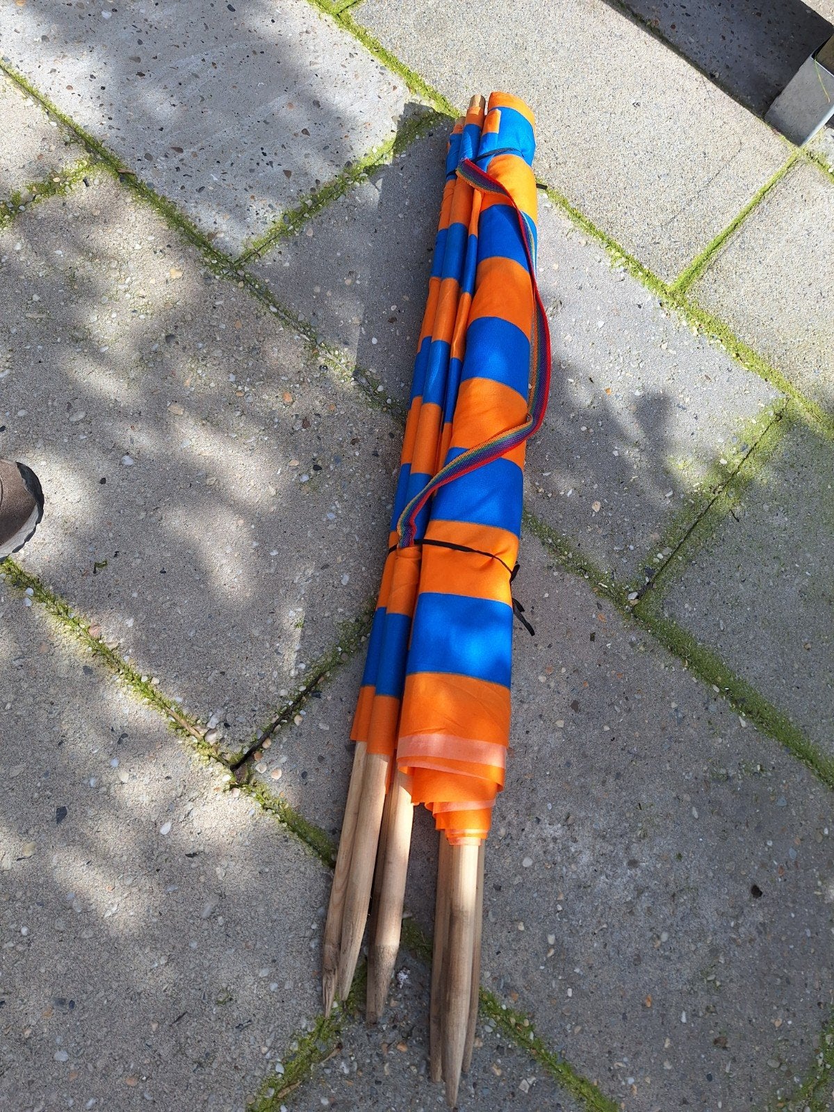 Strandscherm blauw/oranje gestreept, Tuin en Terras, Schaduwdoeken, Ophalen, Gebruikt