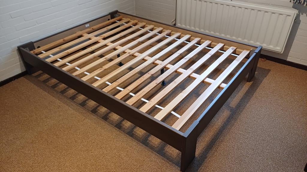 2-persoonsbed incl. lattenbodem GRATIS af te halen, Huis en Inrichting, Slaapkamer | Bedden, Ophalen, Tweepersoons, 140 cm, Zo goed als nieuw