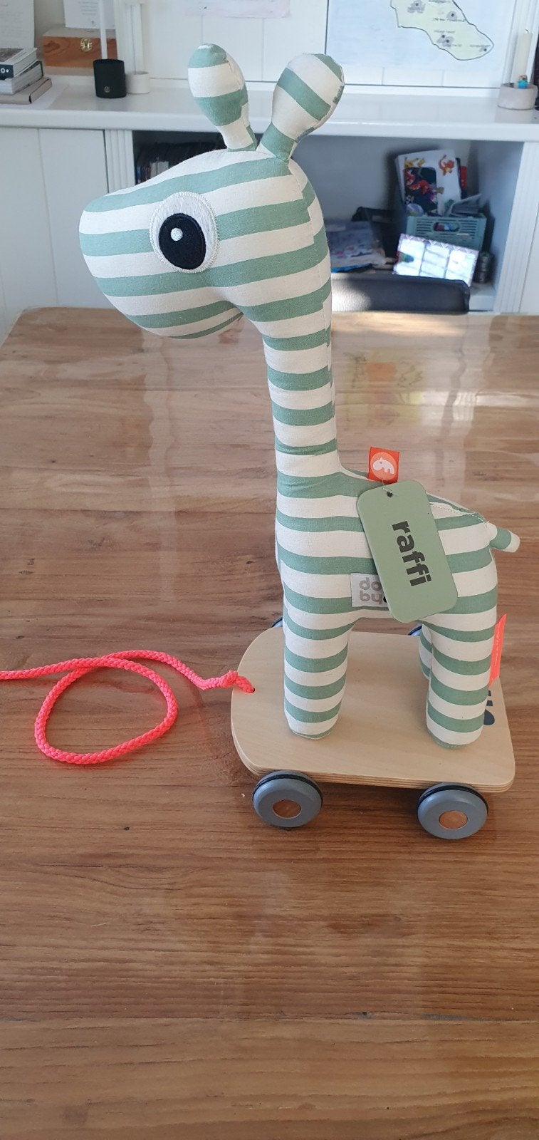 Done by Deer Raffi trekdier, Ophalen of Verzenden, Zo goed als nieuw, Overige typen, Met wieltjes