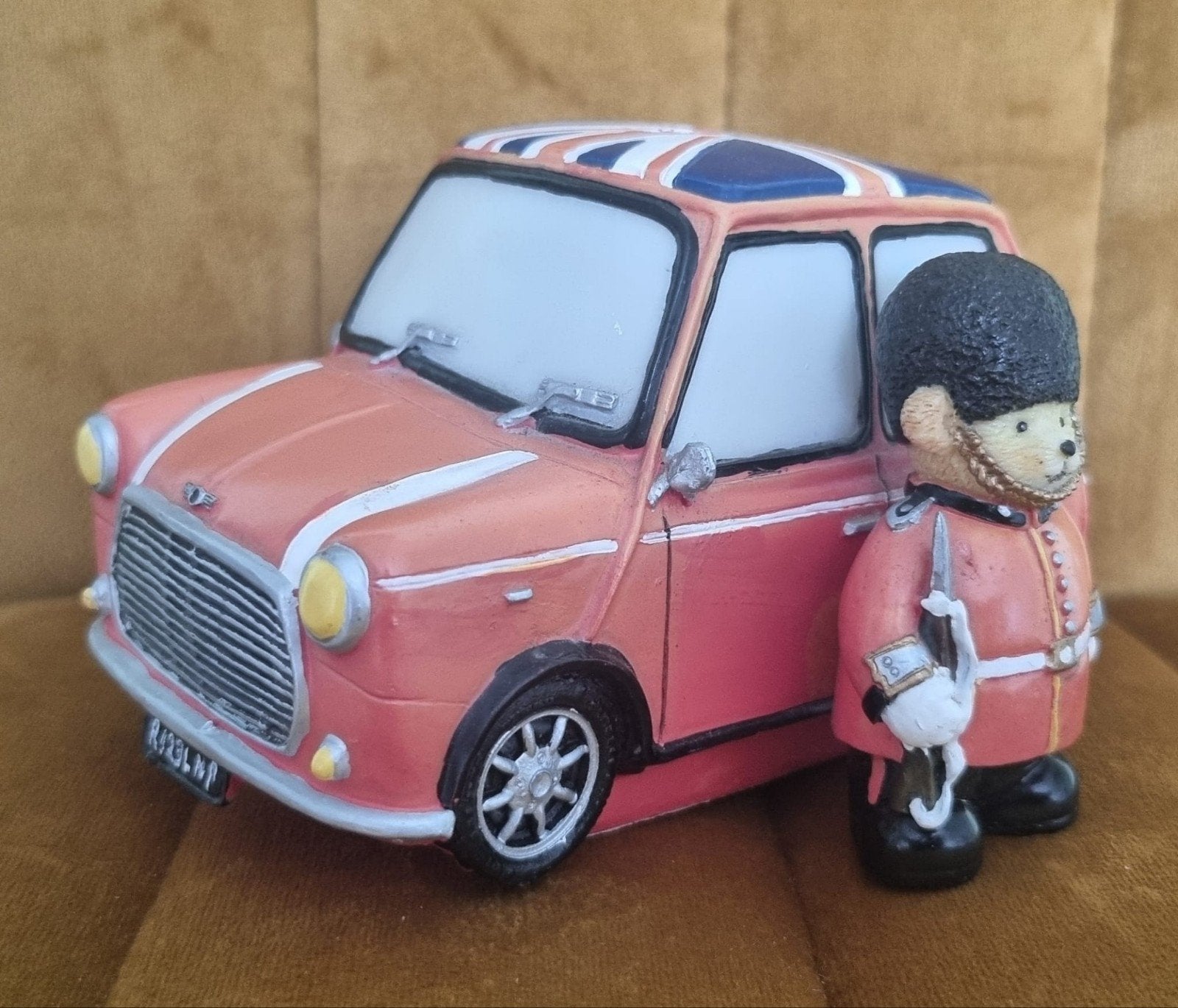 Mini Cooper spaarpot met Engelse vlag en bewaker, Ophalen of Verzenden, Nieuw, Kunststof, Vervoermiddel