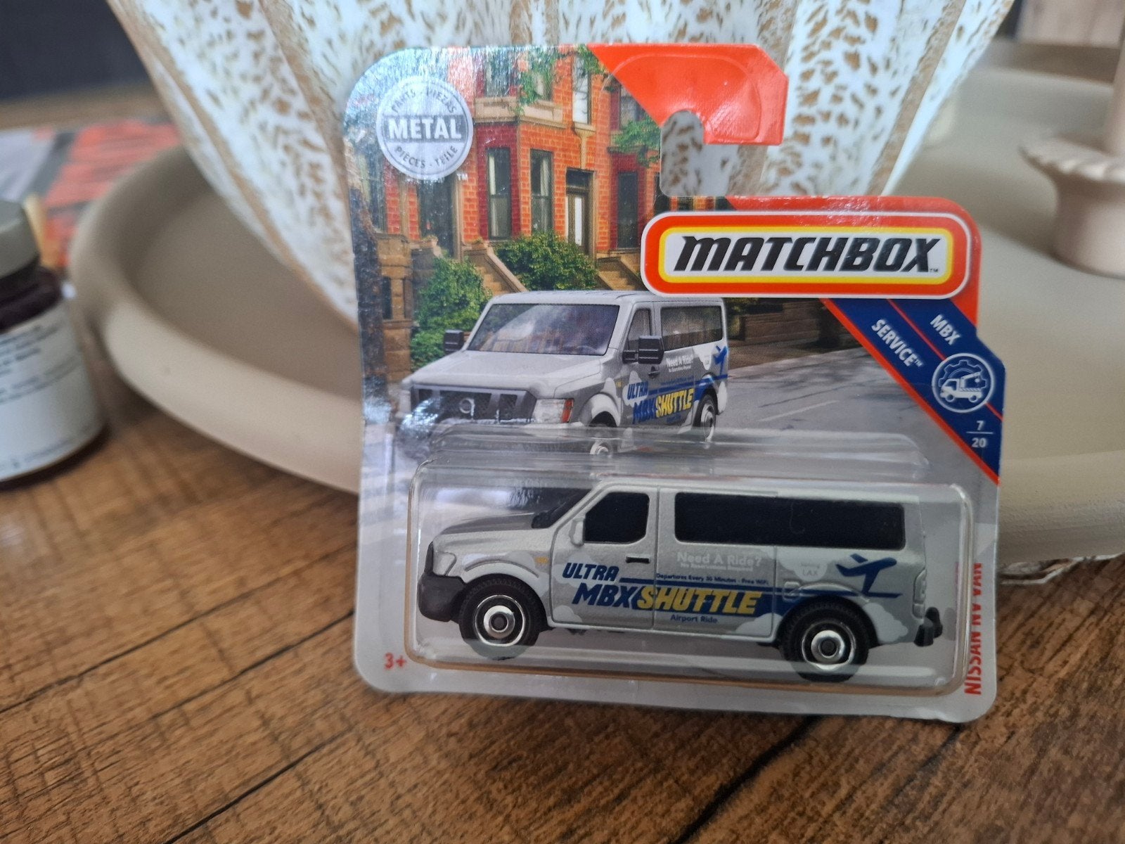 Matchbox MBX Shuttle Nissan NV Van - Nieuw in verpakking, Ophalen of Verzenden, Nieuw