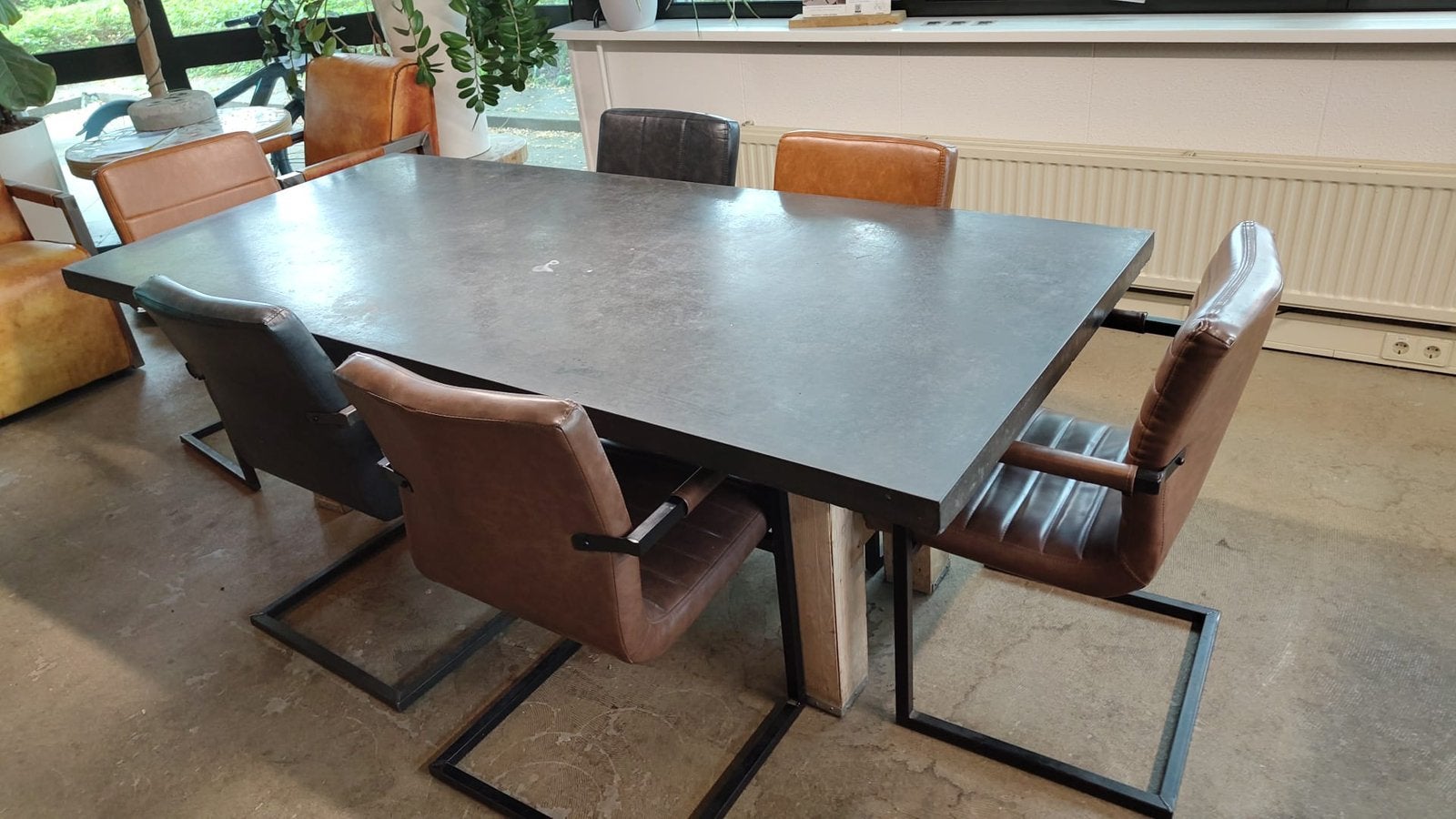 Stenen eettafel en eettafelstoelen, Ophalen, Overige materialen, Gebruikt, 200 cm of meer