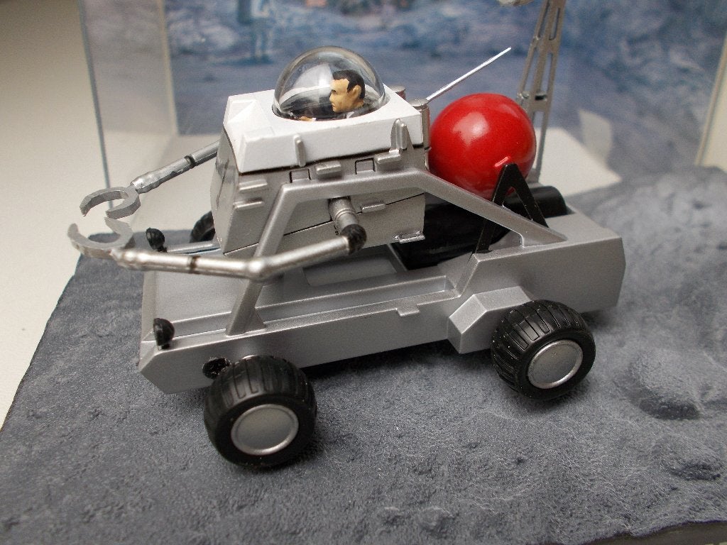 Vintage JAMES BOND 007 MOONBUGGY + DISPLAYCASE! (NIEUW!), Ophalen of Verzenden, Nieuw, Auto, Overige merken