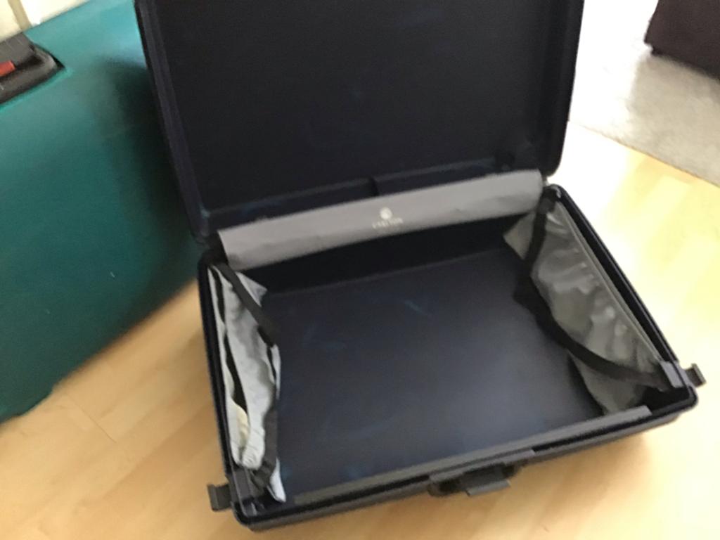 Carlton Koffers met Cijfercode, Wielen en Trekstang, Gebruikt, Hard kunststof, 55 cm of meer, Ophalen