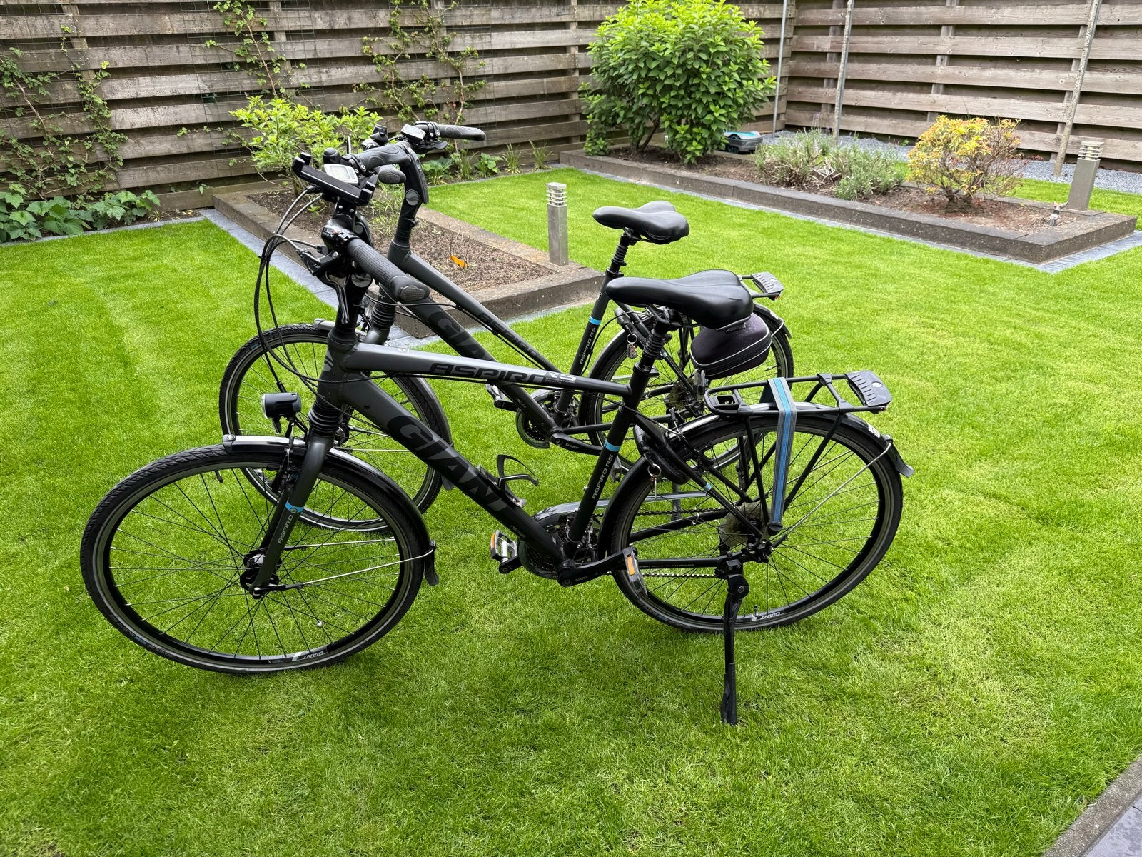 Twee Giant Aspiro RS fietsen te koop - Goede staat, Ophalen, 28 inch, Velgrem, Giant