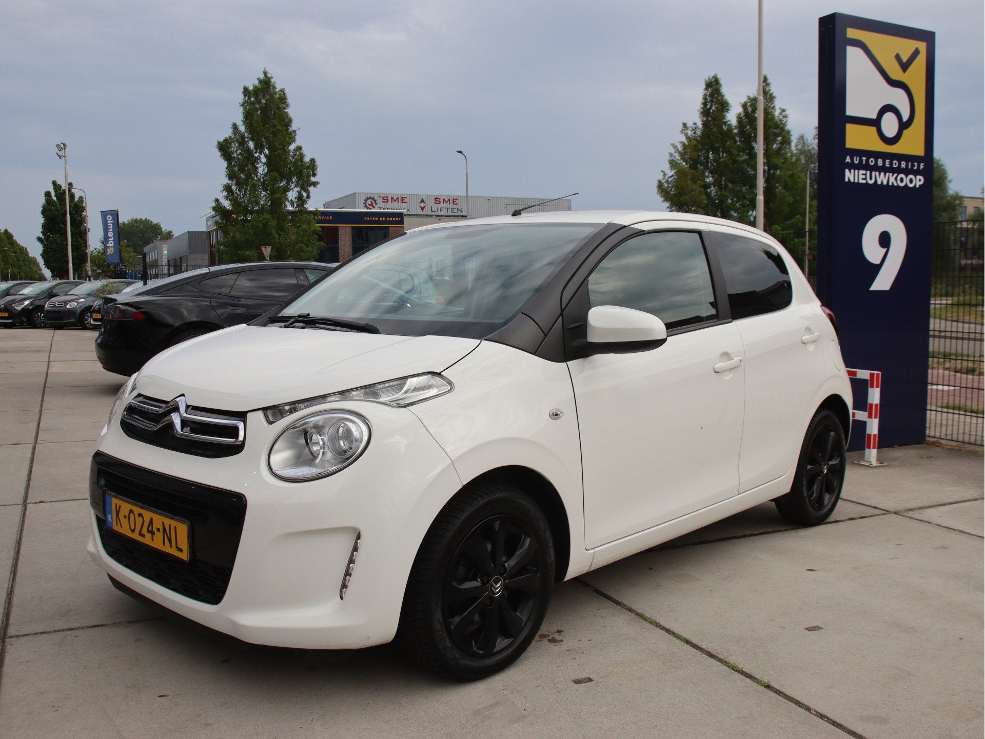 Citroën C1 1.0 VTi Shine Camera-Carplay, Navi, LED, LMV Her, Auto's, Stof, Gebruikt, Euro 6, 4 stoelen