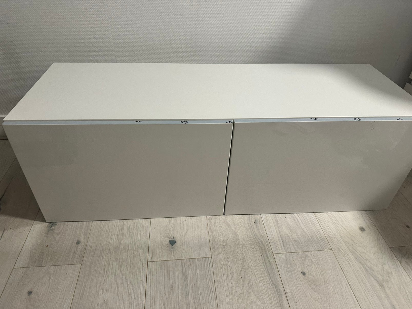 Wit IKEA BESTÅ Tv-Meubel / Zwevende Kast, Ophalen, Zo goed als nieuw