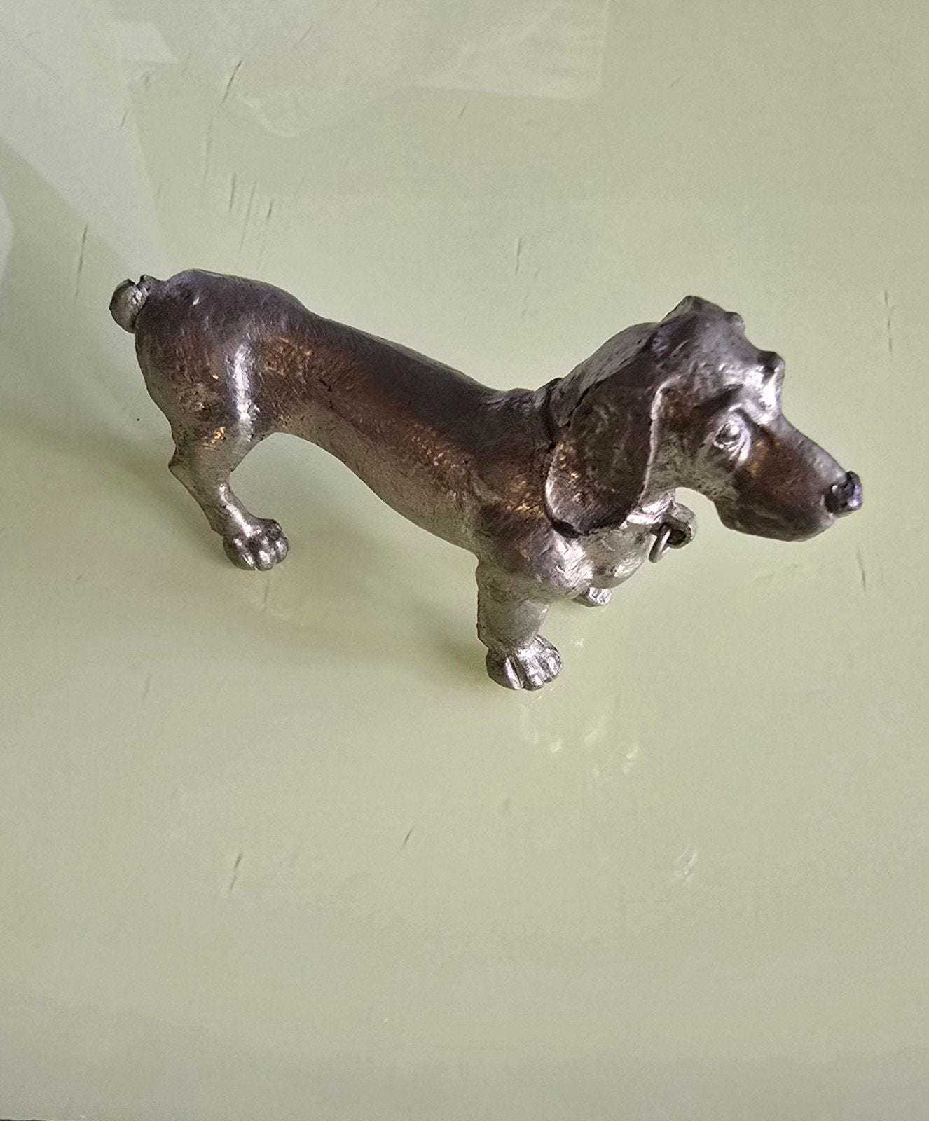 Teckelbeeldje van Calwen ( aluminium ), Ophalen of Verzenden, Zo goed als nieuw, Hond of Kat, Beeldje of Figuurtje