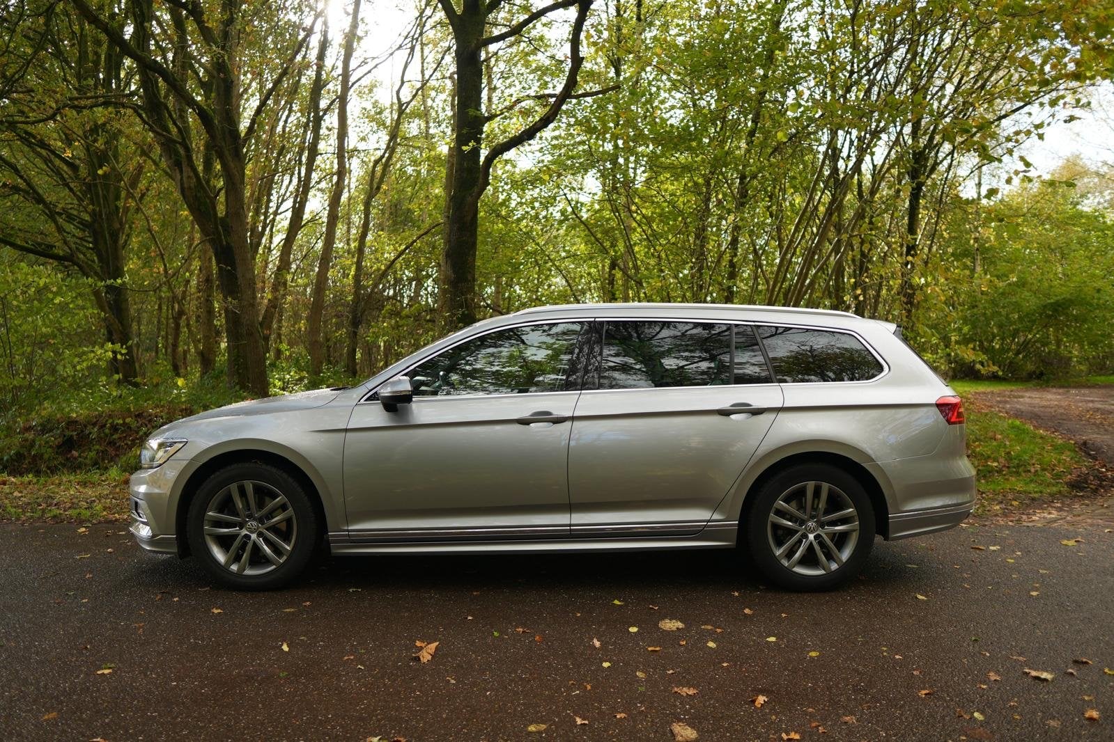 Volkswagen Passat 2.0 TDI 150pk DSG R-Line Highline Business, 1441 kg, 4 cilinders, 2000 kg, Origineel Nederlands