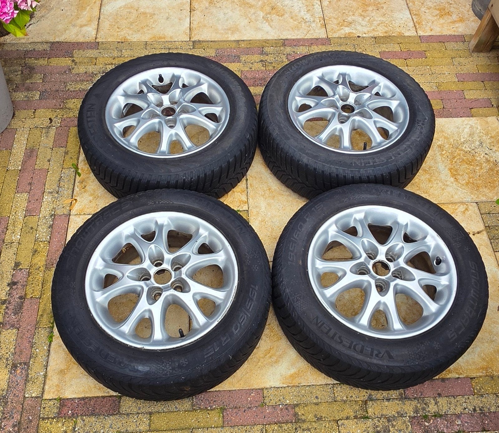 Alfa Romeo 147 velgen met winterbanden, Ophalen, Gebruikt, 15 inch, Banden en Velgen