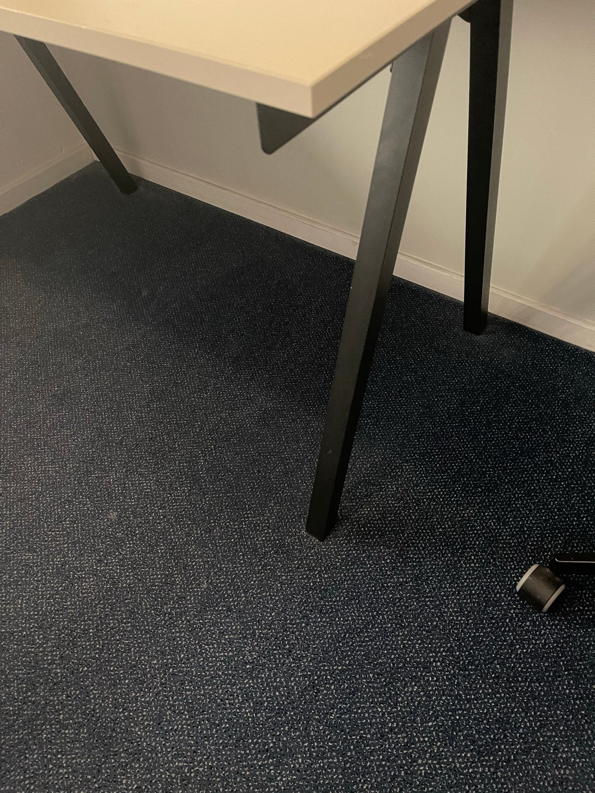 IKEA Bureau - Ideaal voor Thuiswerk of Studeren, Ophalen, Overige typen, Gebruikt, Spaanplaat of MDF