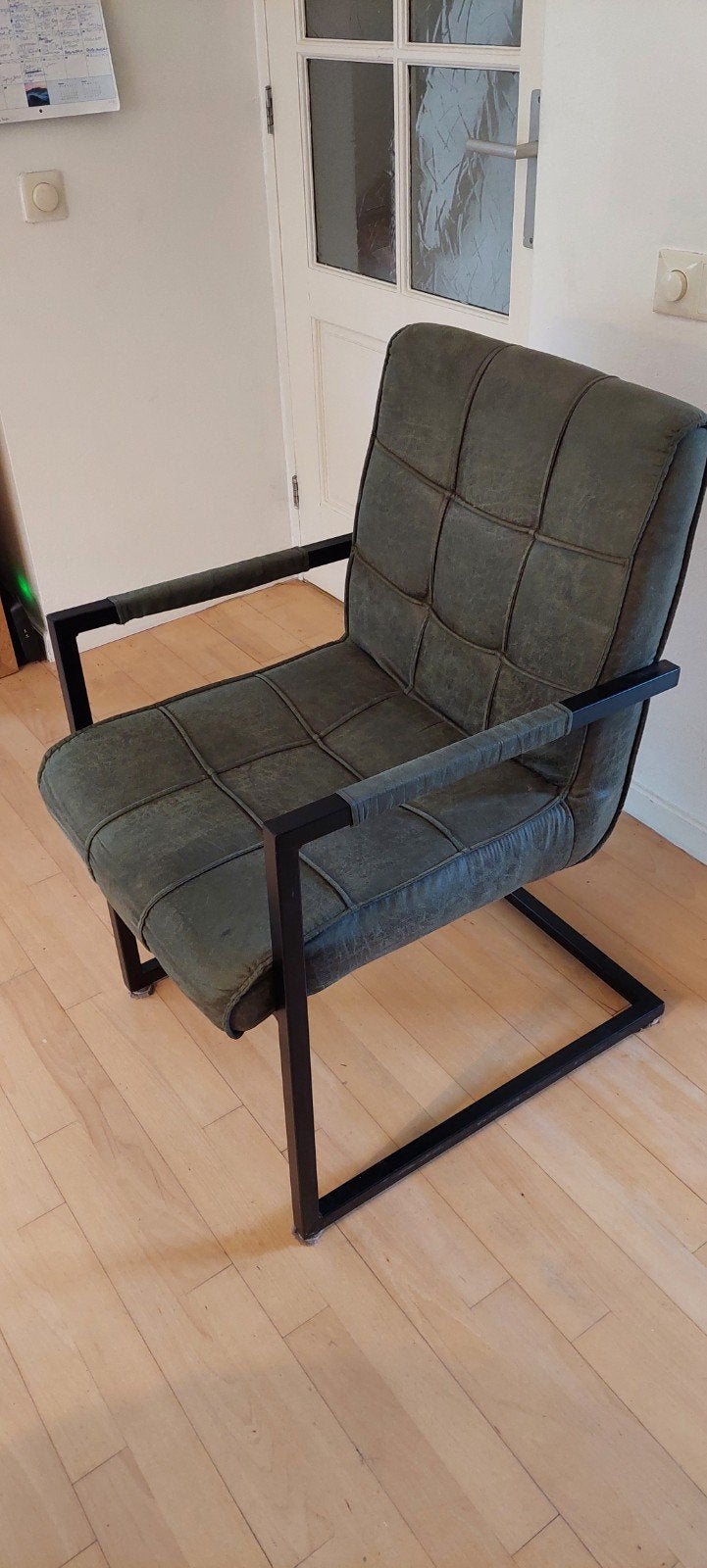 Comfortabele groene fauteuil met metalen frame, Ophalen, Overige kleuren, Zo goed als nieuw, Metaal