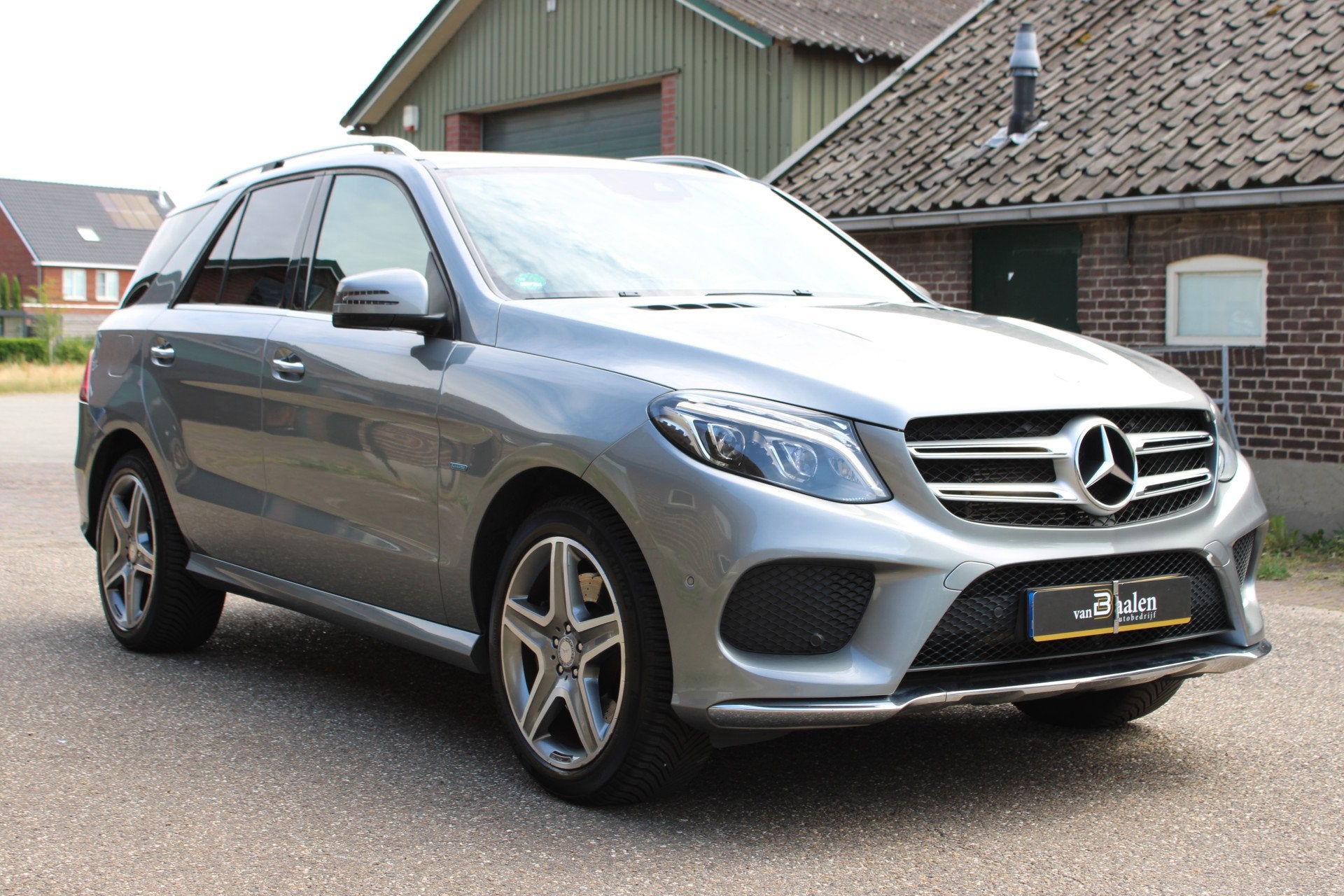 Mercedes-Benz GLE 500 e 4MATIC AMG Sport Edition LEER COMAND, Auto's, Mercedes-Benz, Automaat, Gebruikt, 2000 kg, GLE