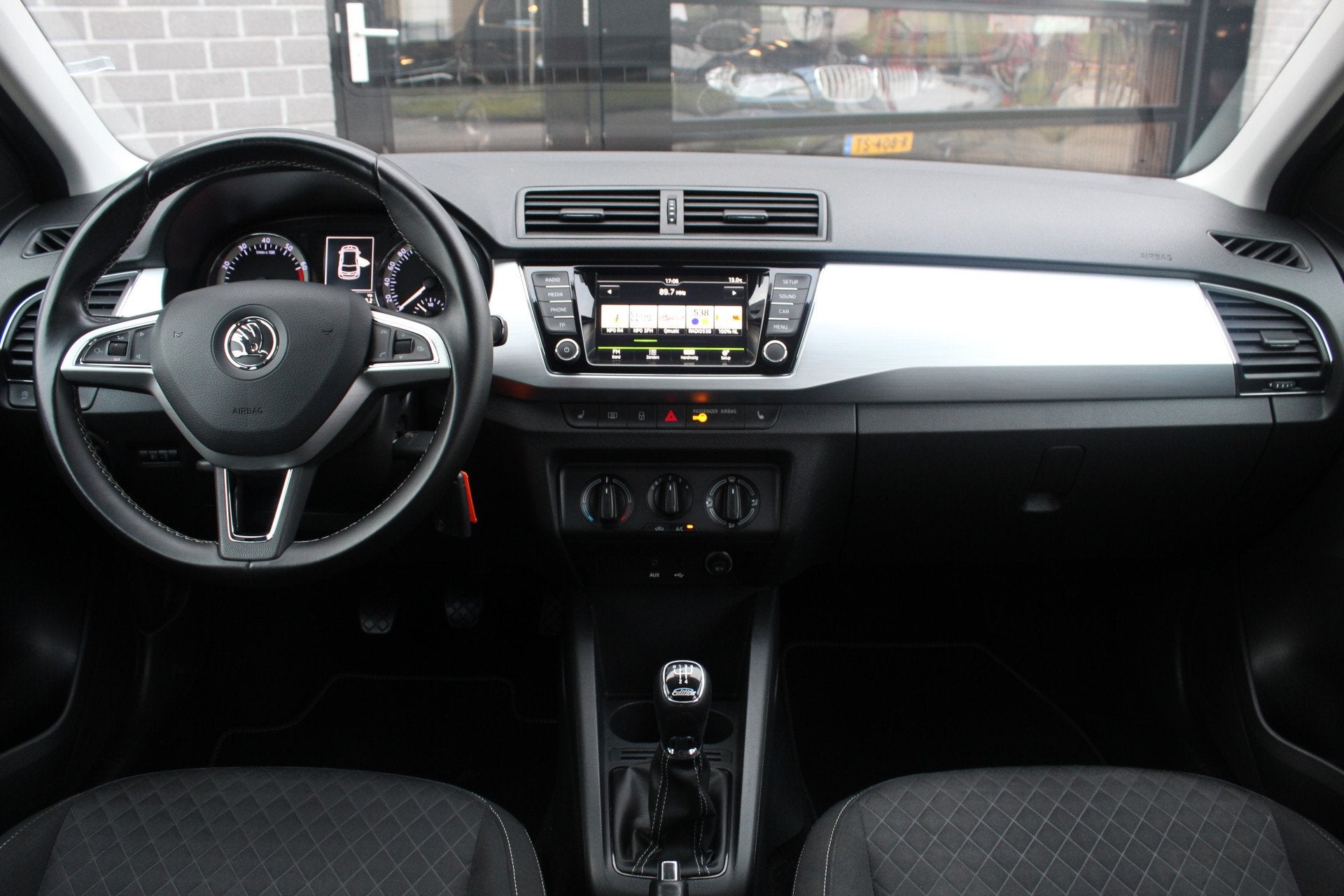 Skoda Fabia 1.2 TSI Edition / PDC / Stoelverwarming / N.A.P., Auto's, Dealer onderhouden, Stof, 4 cilinders, Met garantie (alle)