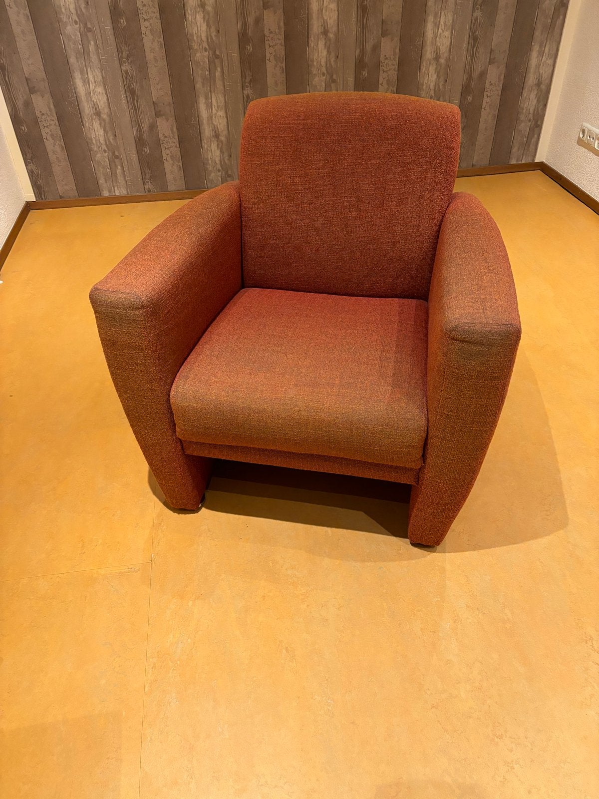 Terra kleurige fauteuil - Bankje - Montel, Huis en Inrichting, Ophalen, Gebruikt, Stof, 75 tot 100 cm
